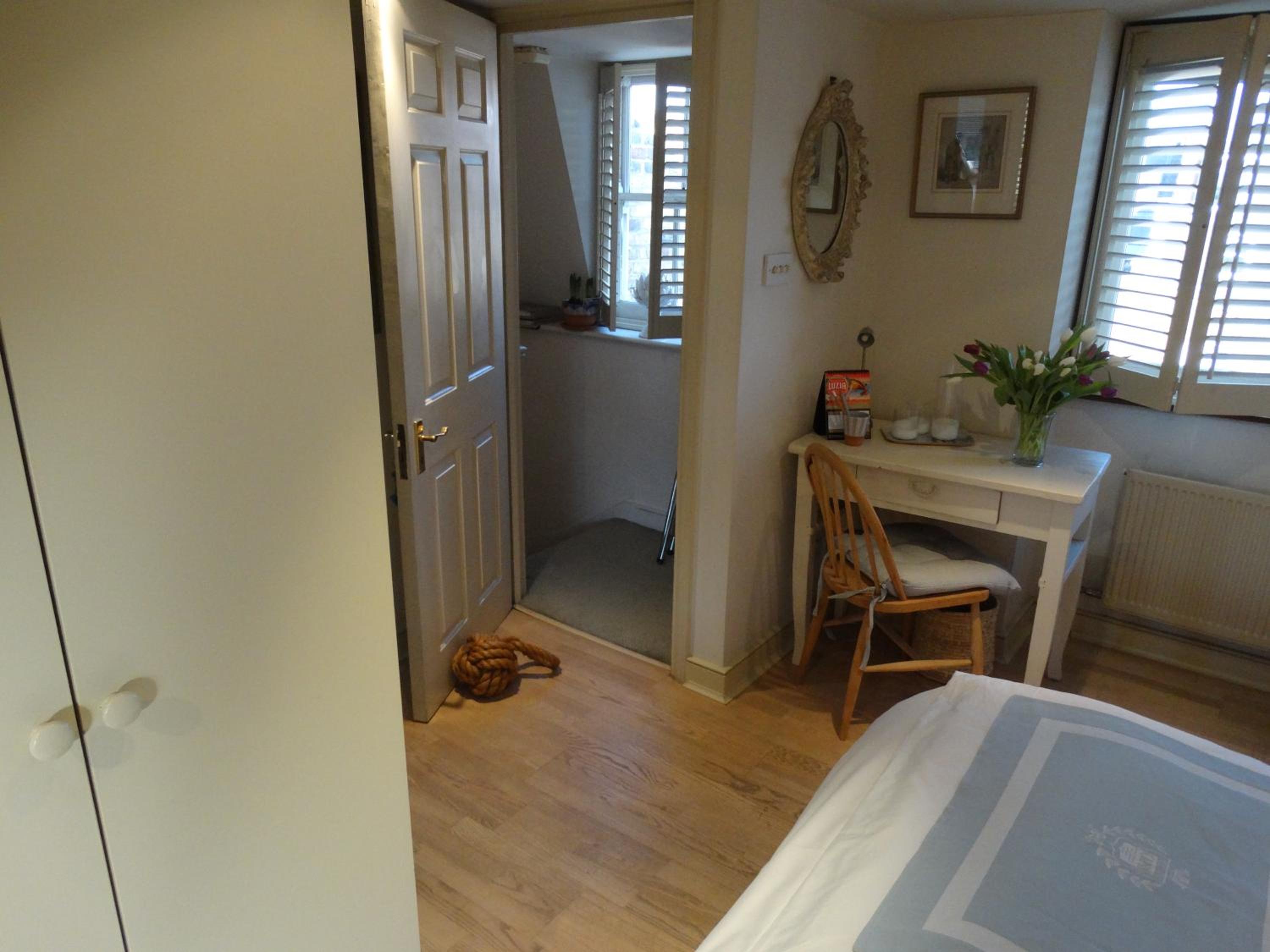 Double Room with Private Bathroom photo 3