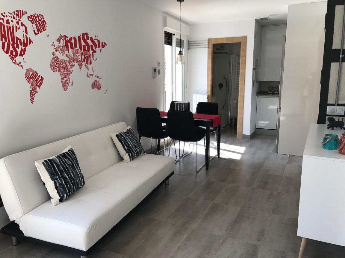 Three-Bedroom Apartment - Photo 32