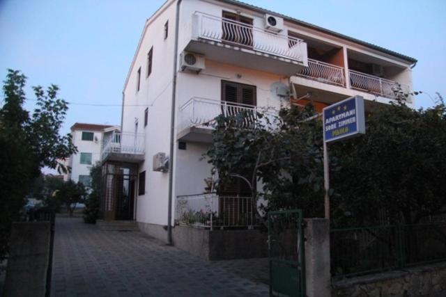 Apartment with Balcony photo 2