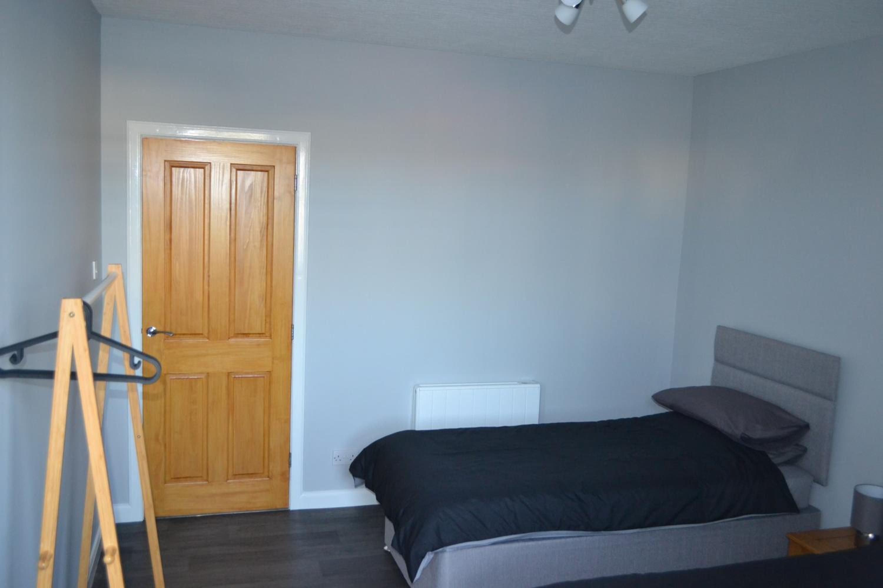 One-Bedroom Apartment photo 3