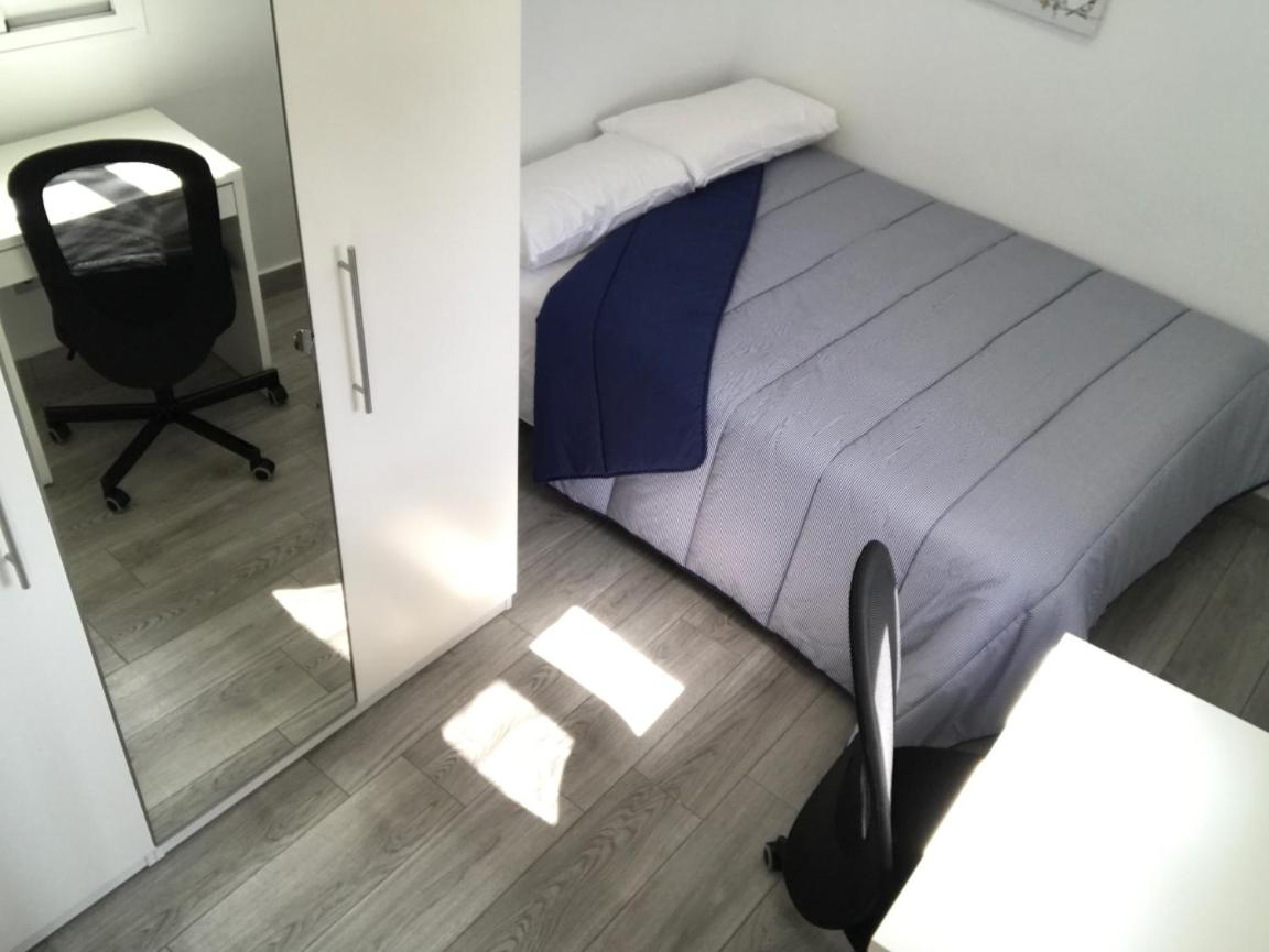 Three-Bedroom Apartment - Photo 28