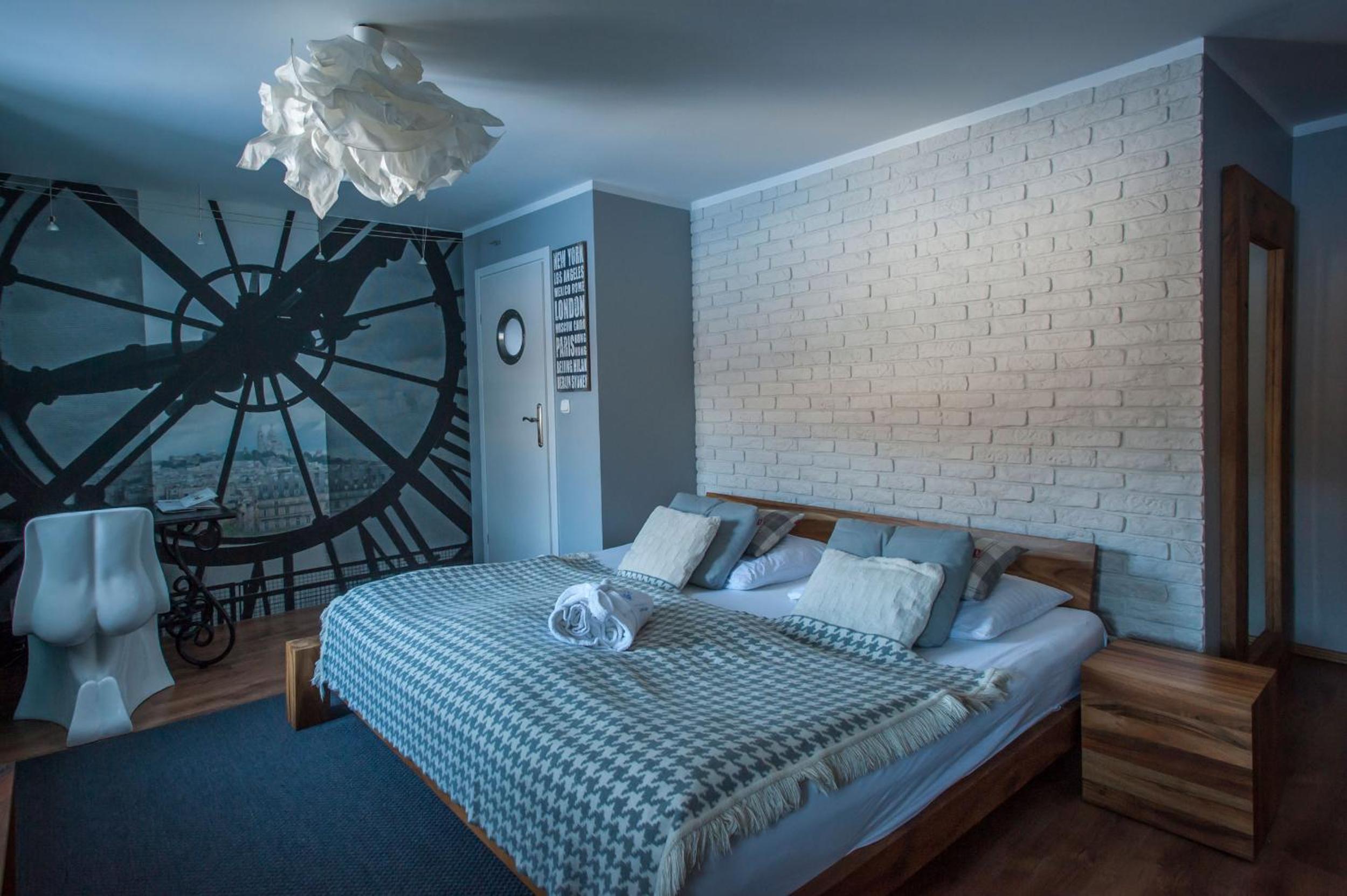 King Room with Lake View - Photo 2
