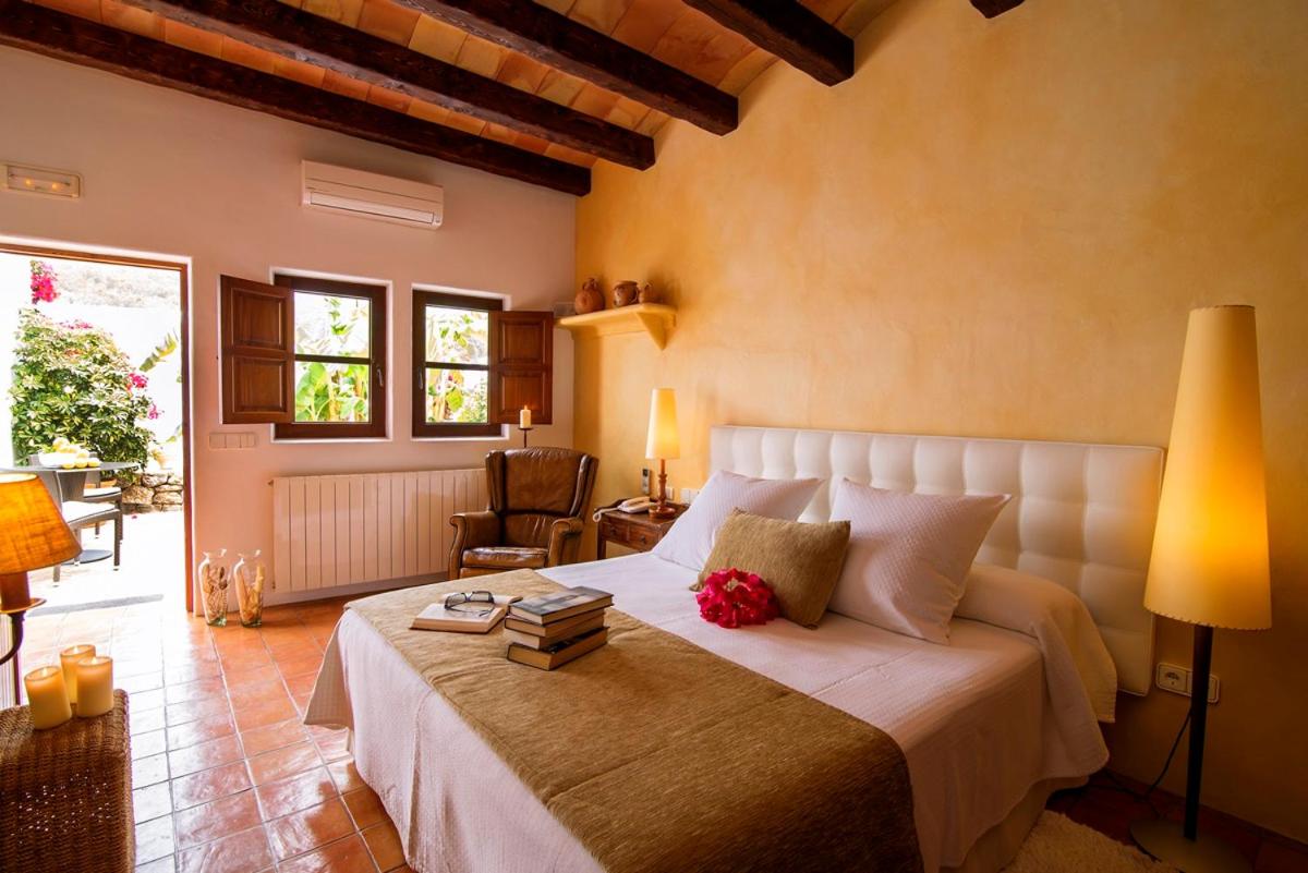 Standard Double or Twin Room photo 3