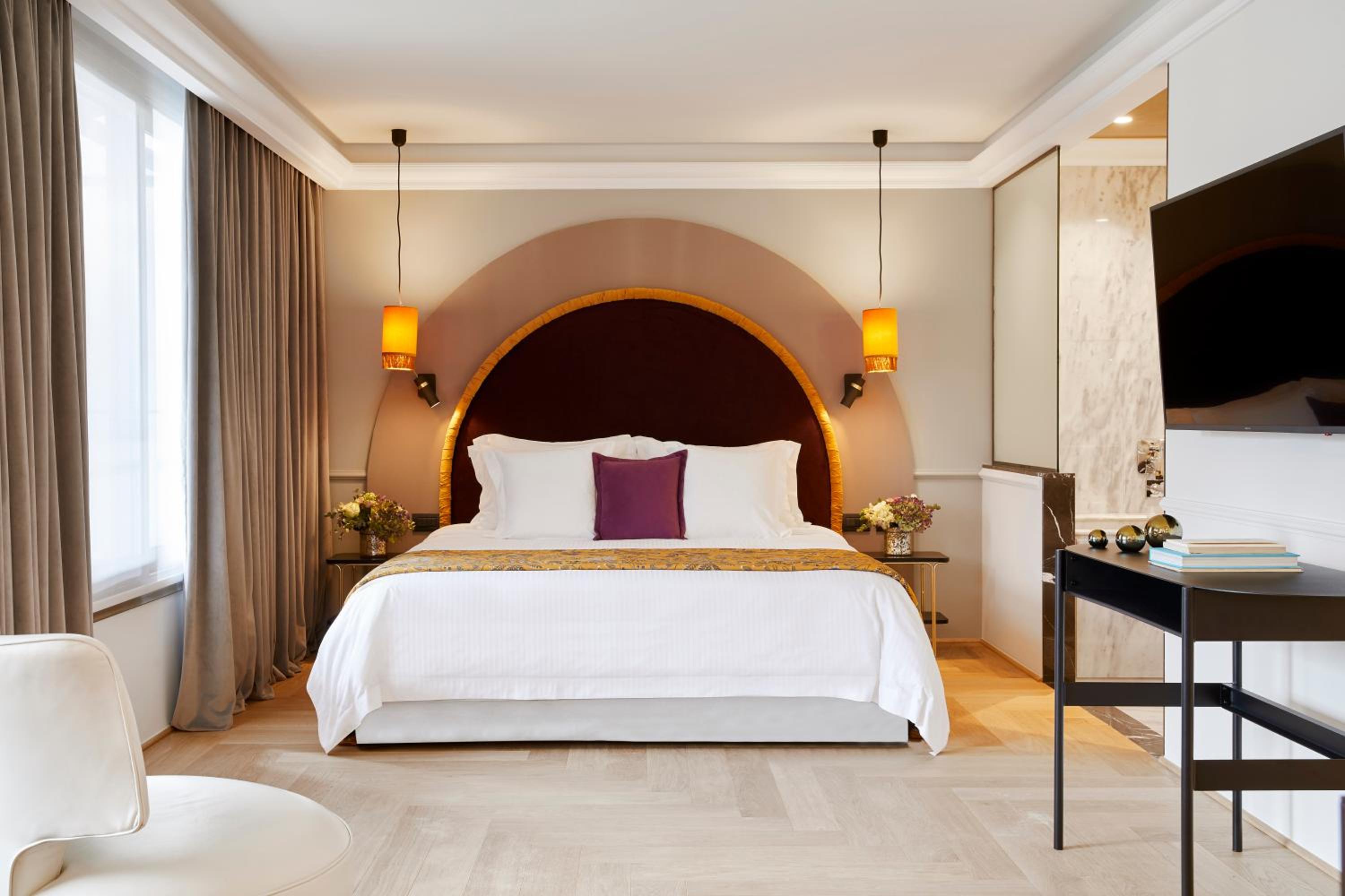Penthouse Suite - Photo 2