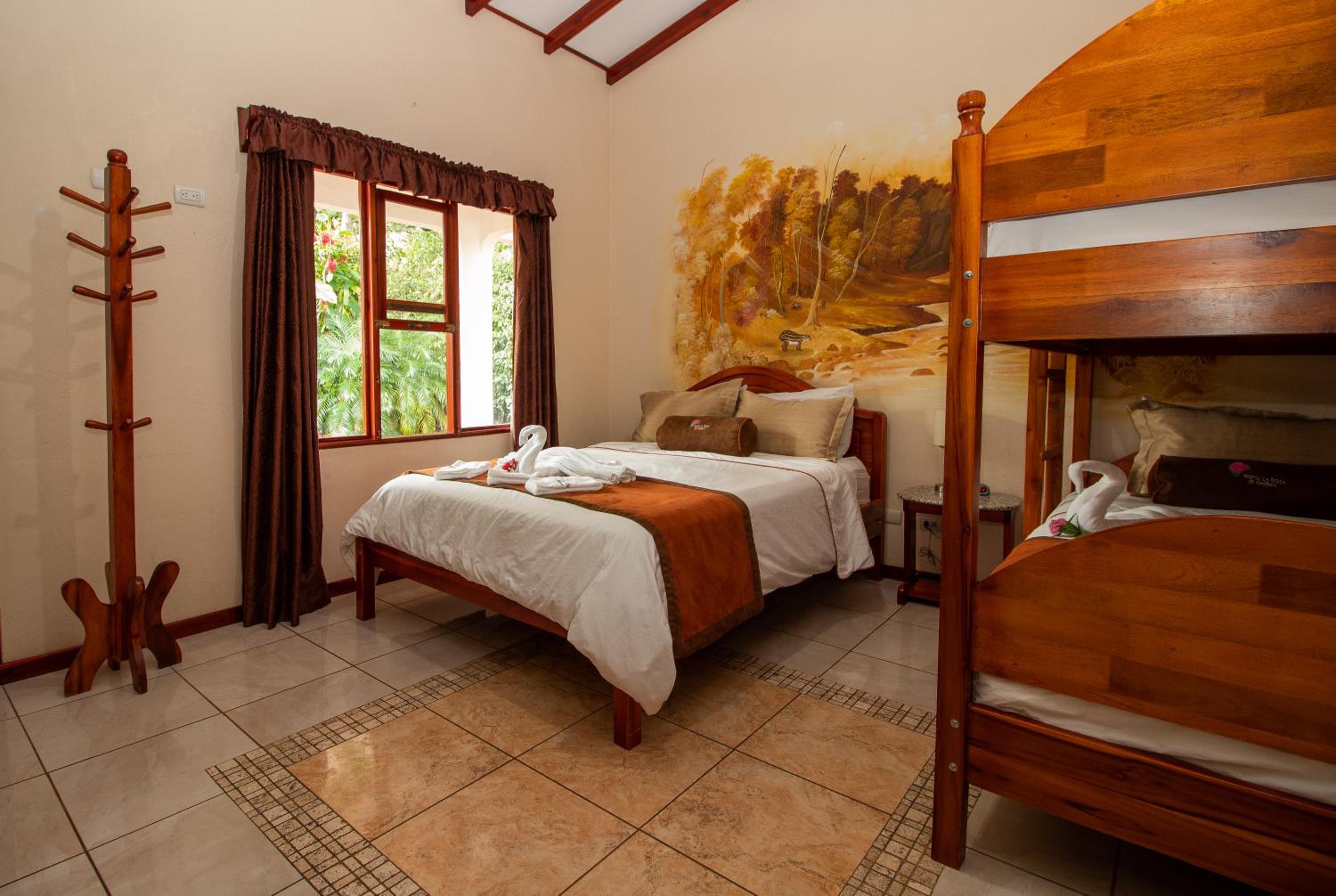 Superior Quadruple Room photo 3