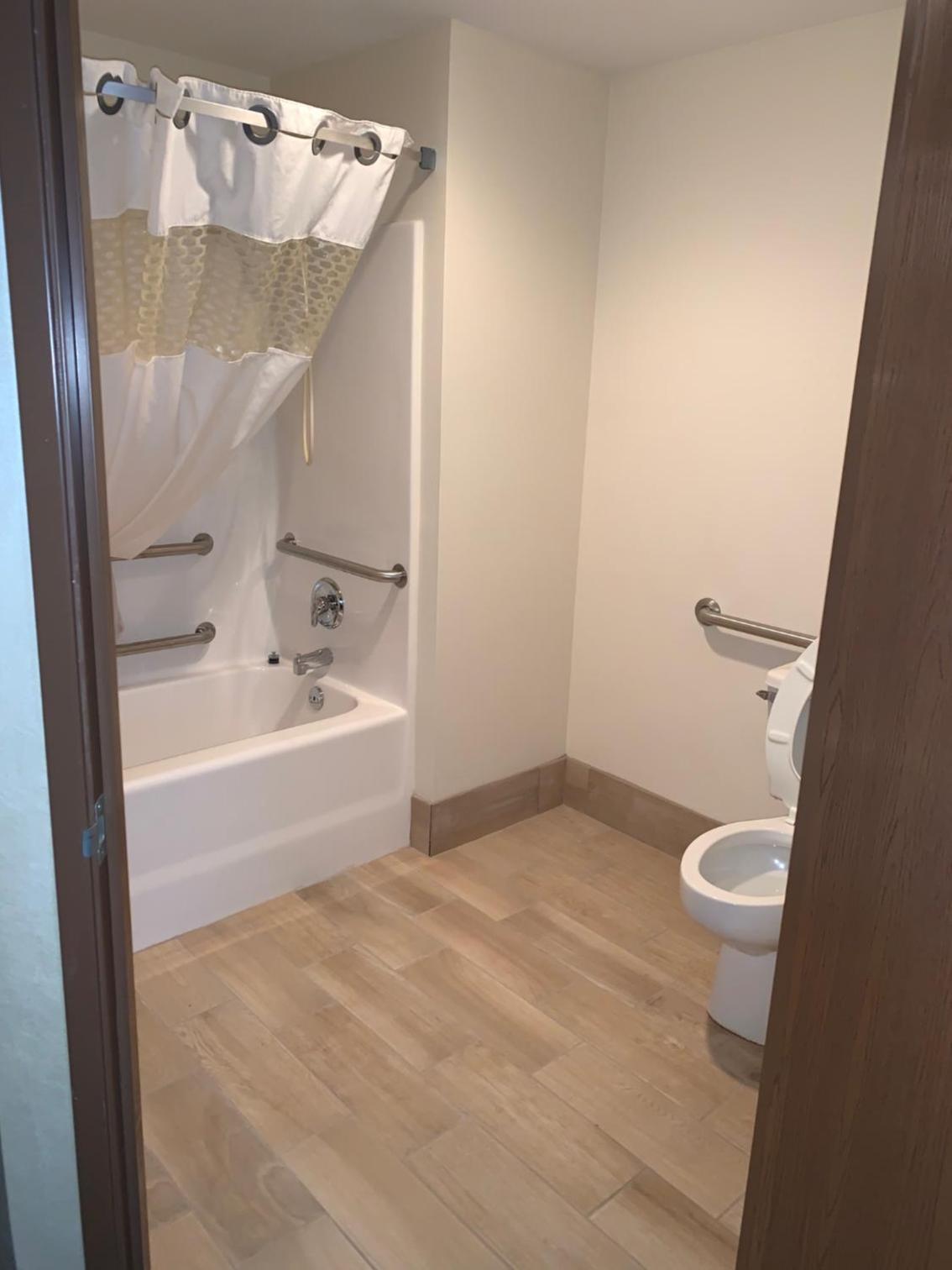 Queen Room - Disability Access/Non-Smoking - Photo 5