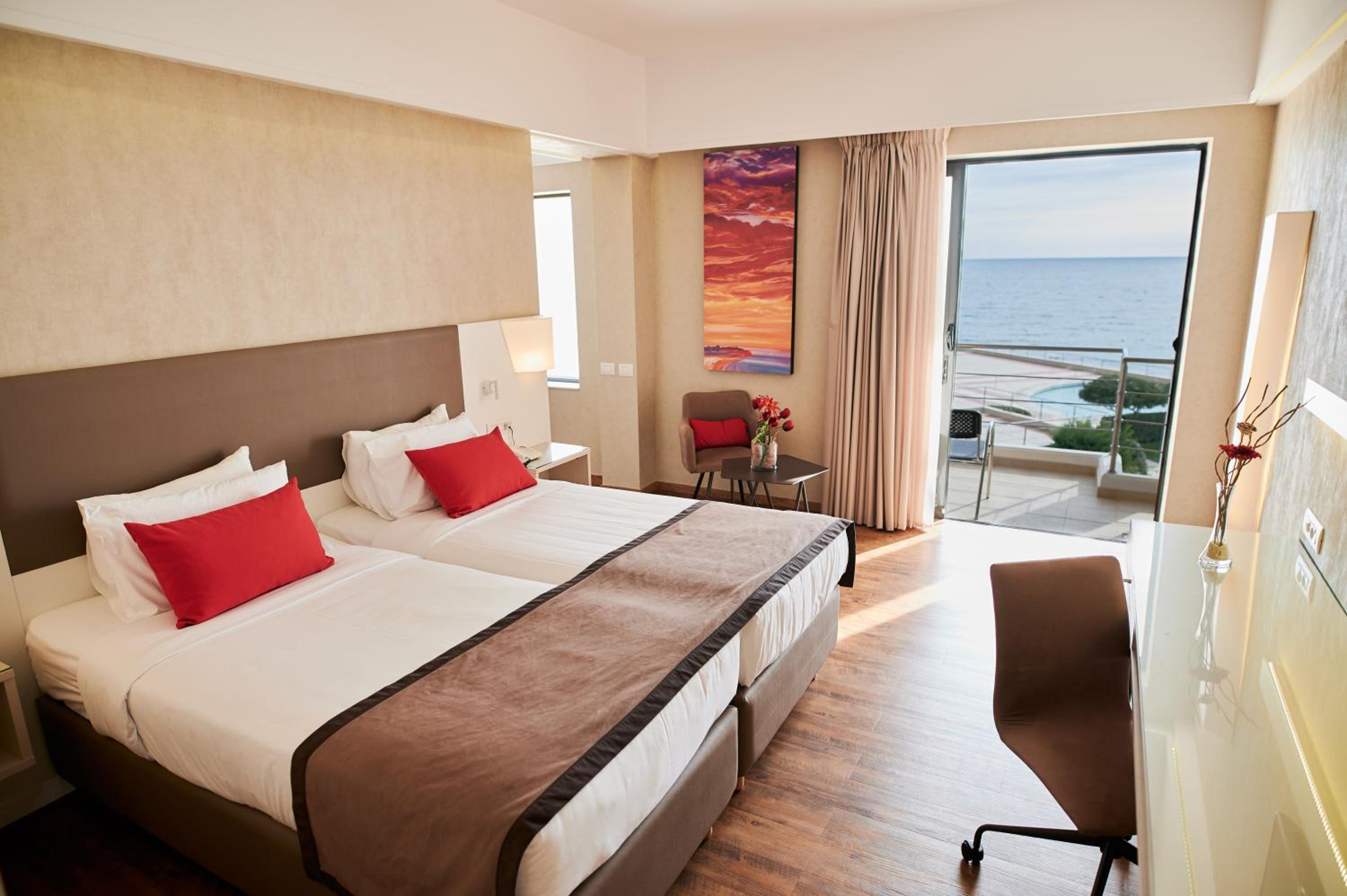Superior Family Twin Room with Sea View - Non-Smoking