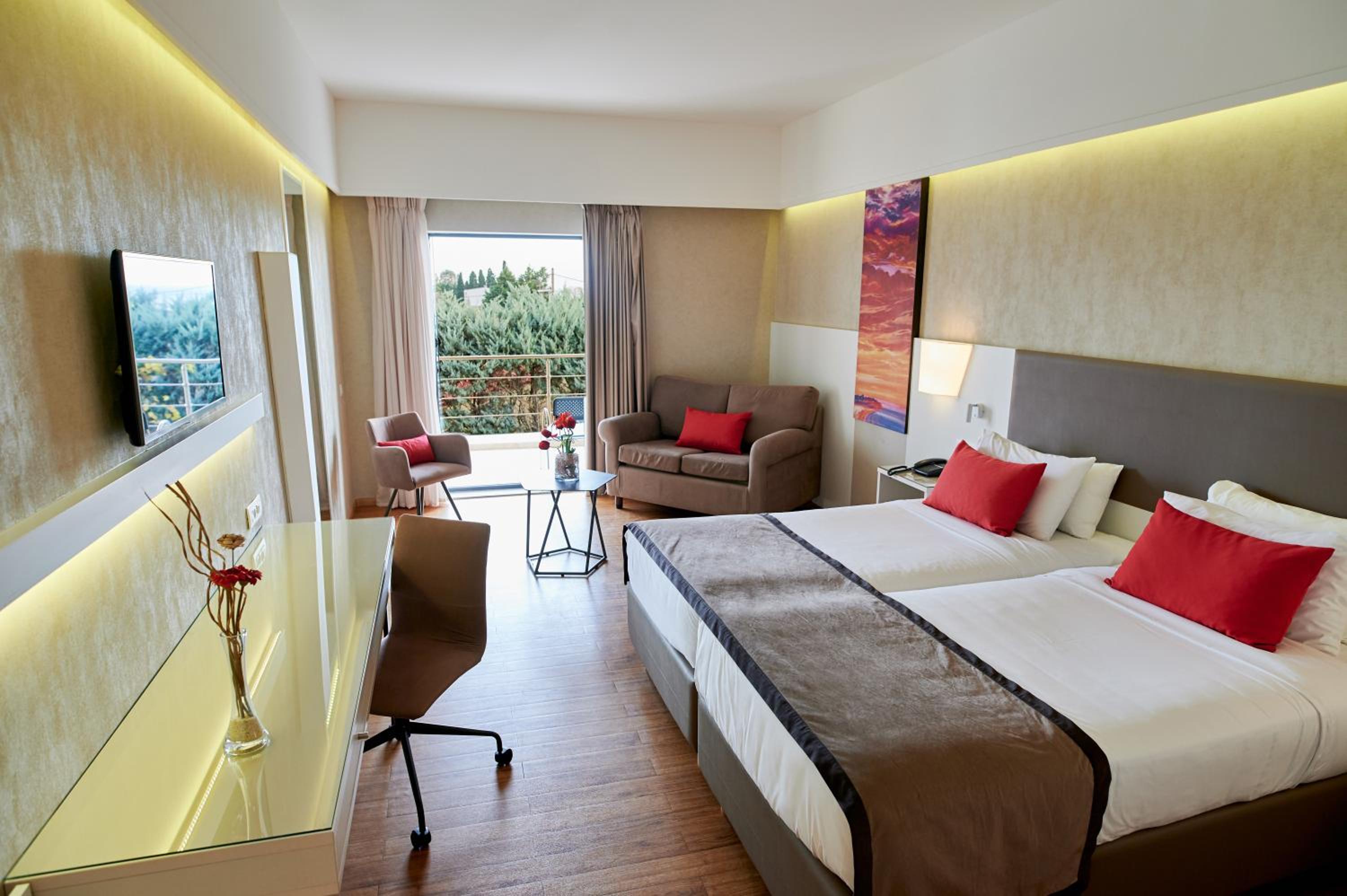 Superior Family King Room with Garden View - Non-Smoking