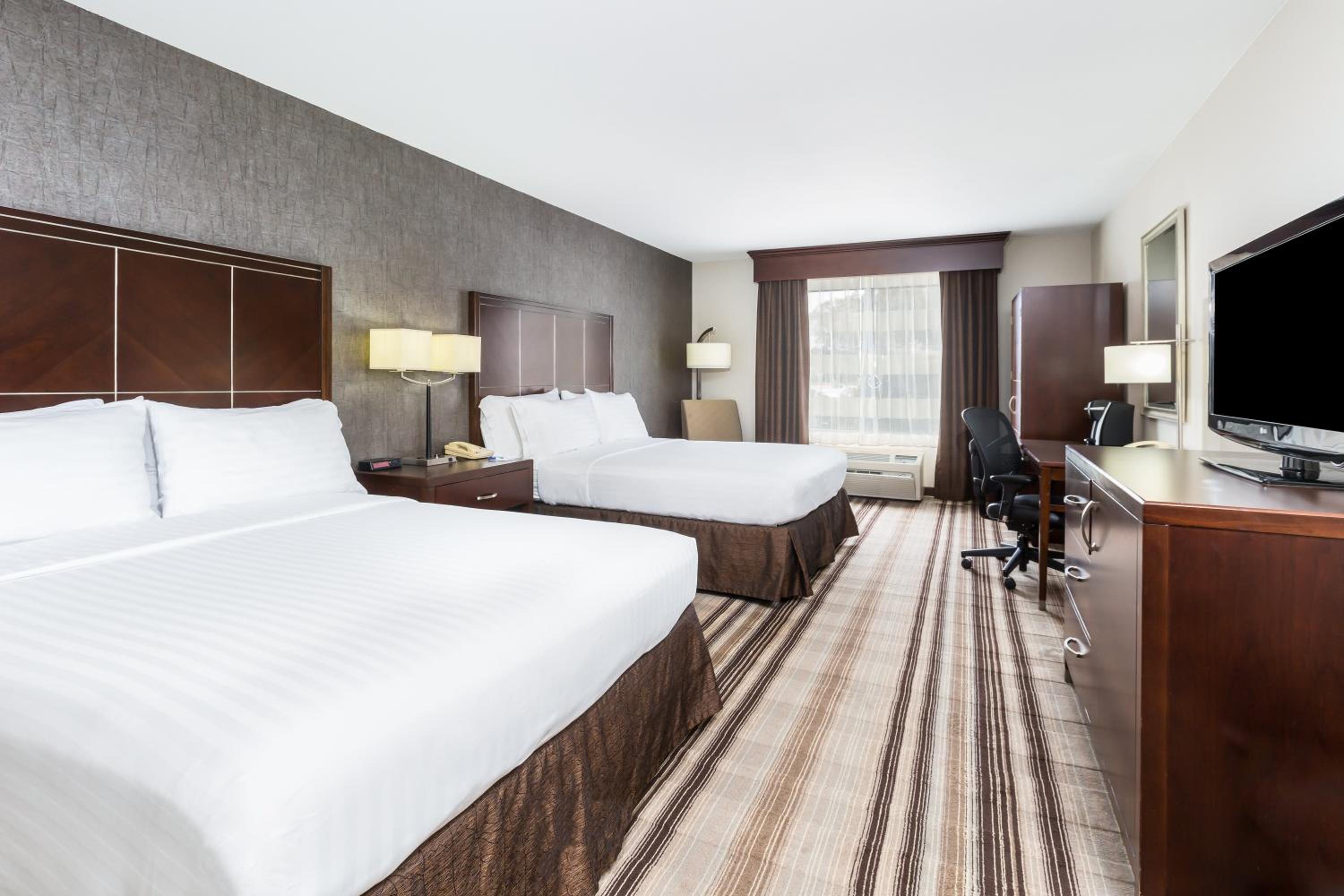 Standard Queen Room with Two Queen Beds - Photo 1
