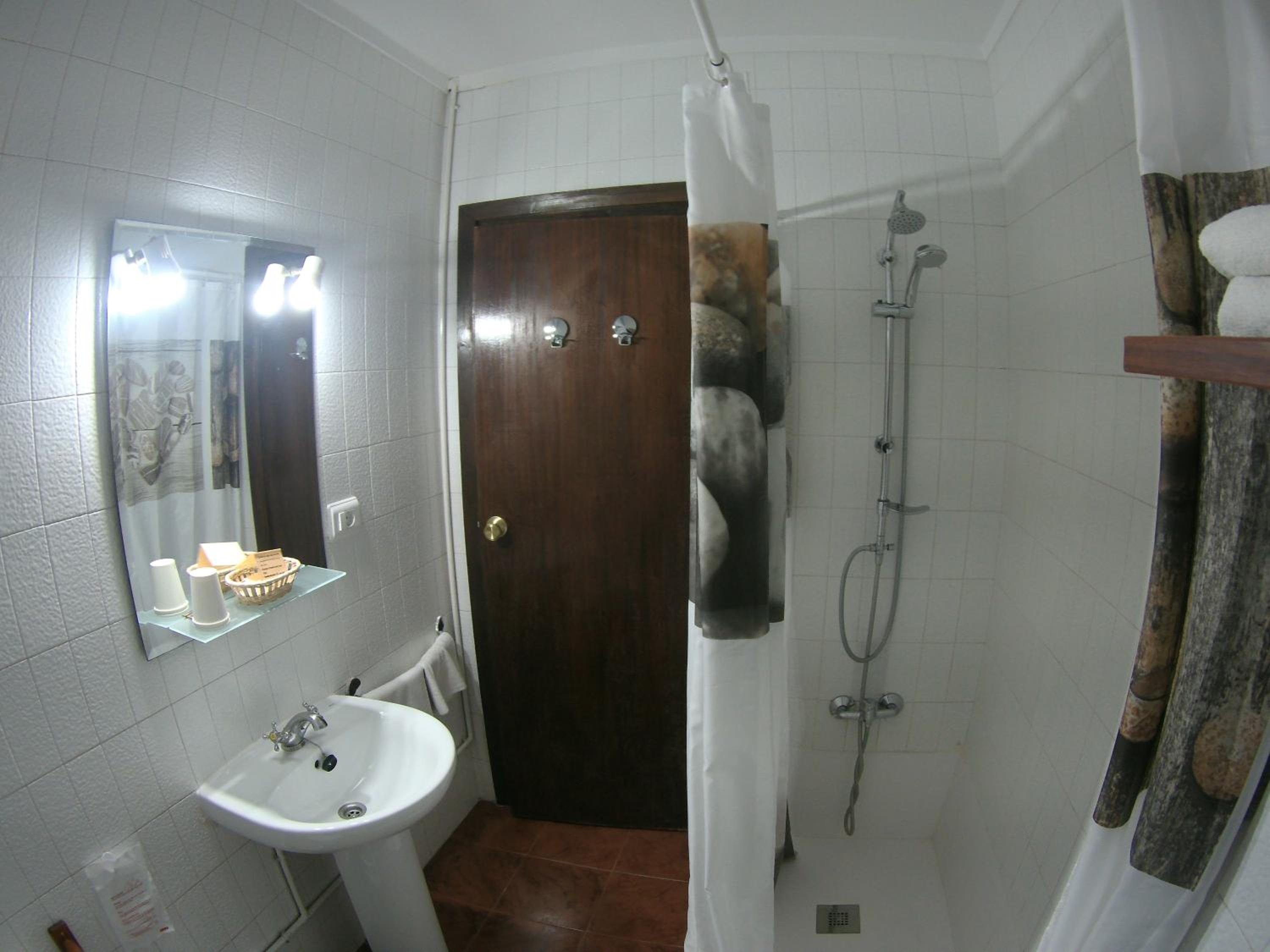Standard Queen Room photo 2
