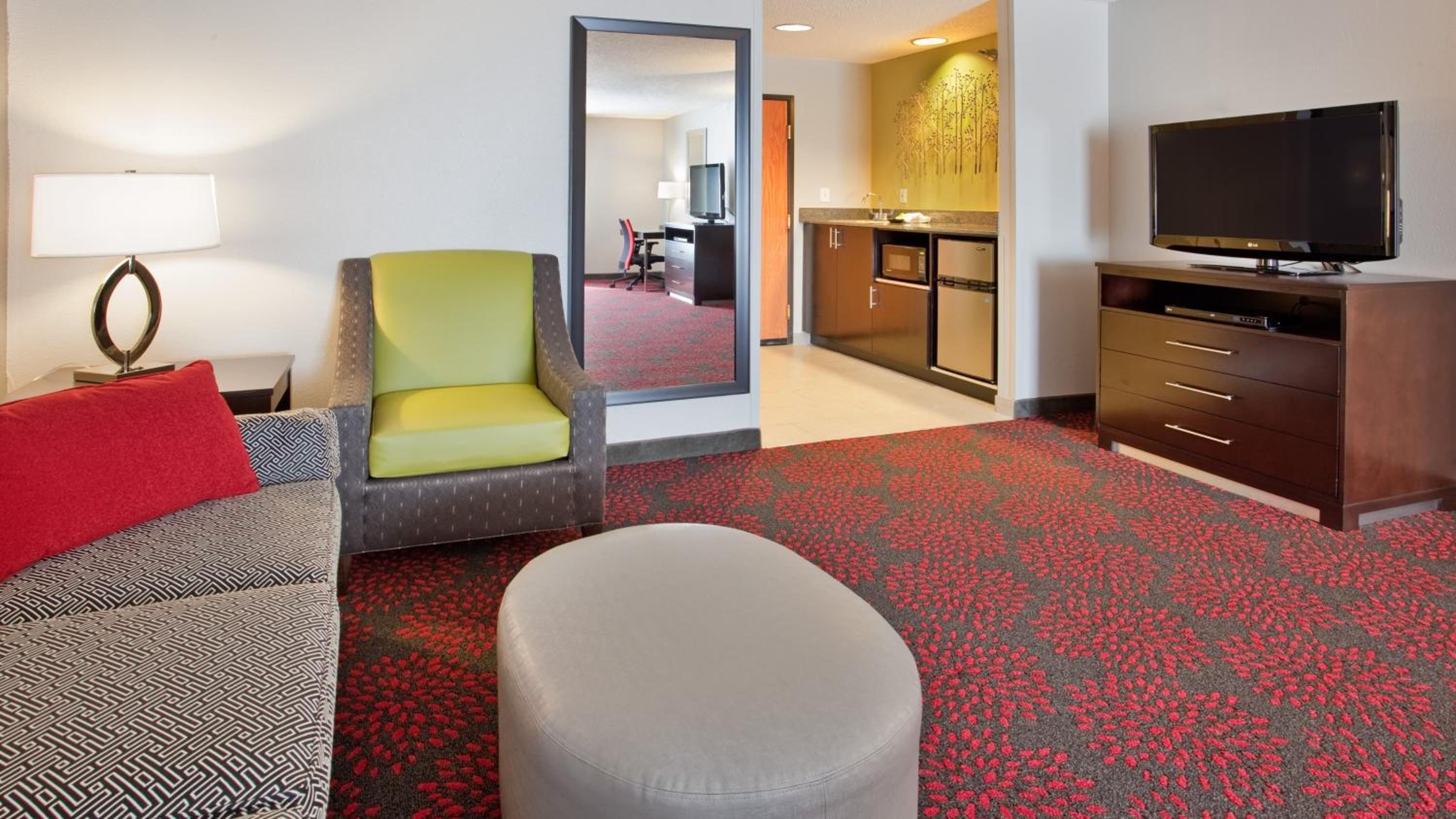 Standard Queen Room with Two Queen Beds and Mobility Accessible Tub - Photo 1
