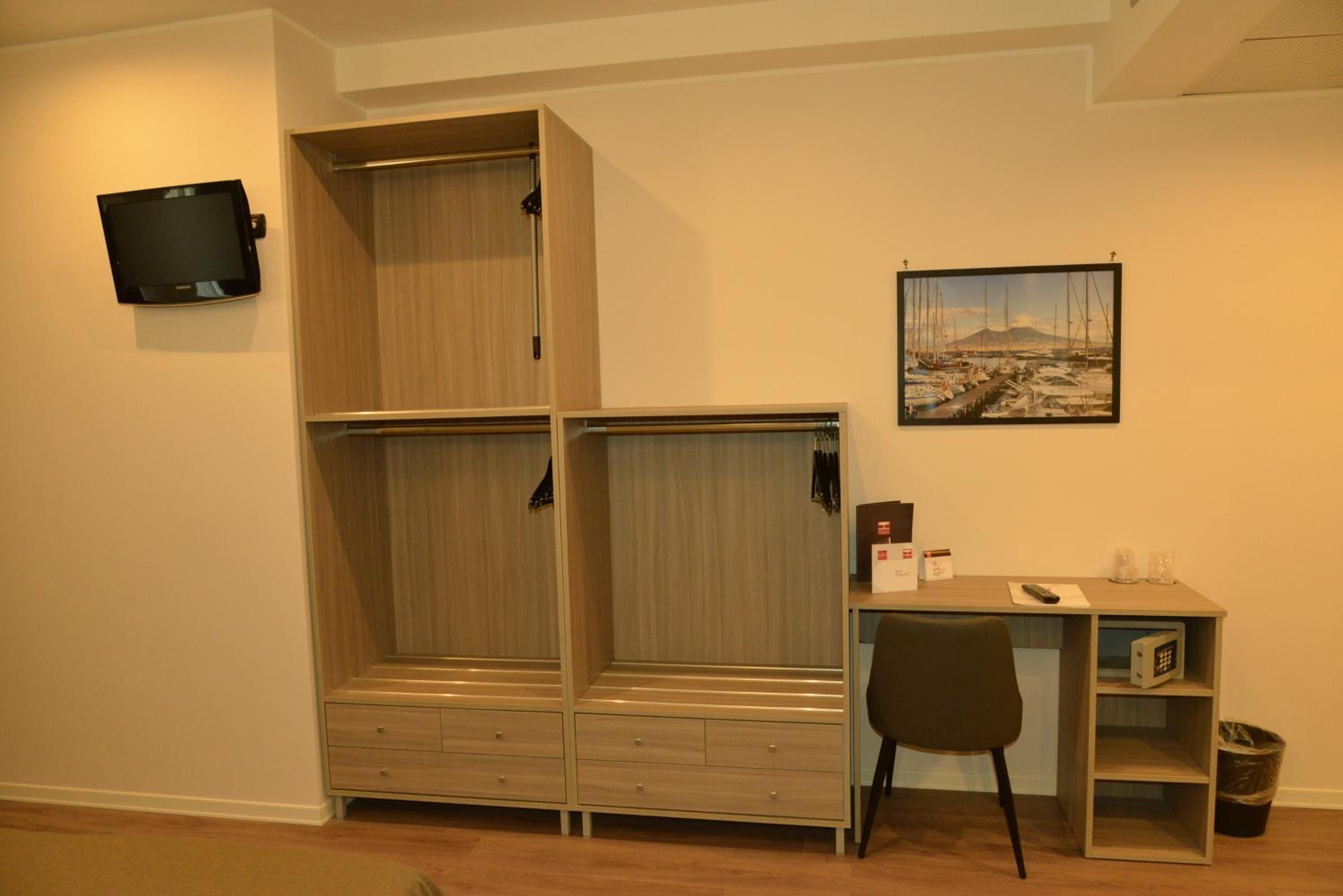 Double Room - Photo 2