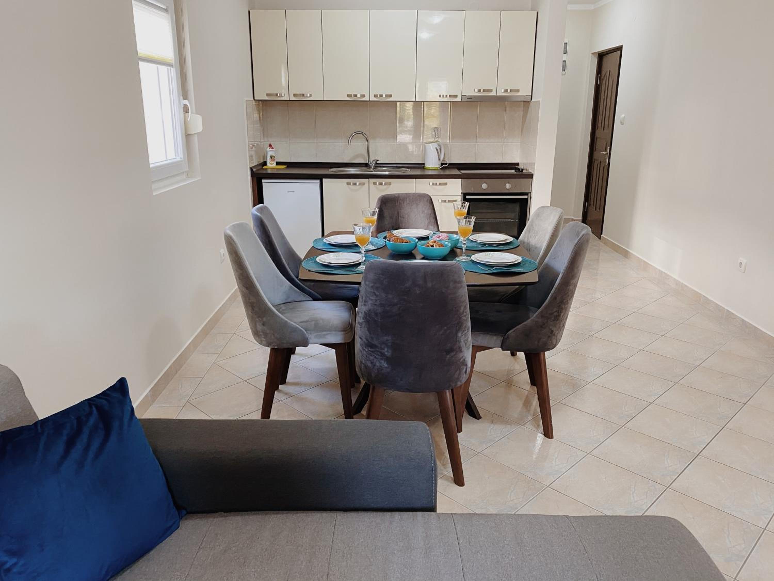 Two-Bedroom Apartment with Terrace - Photo 7