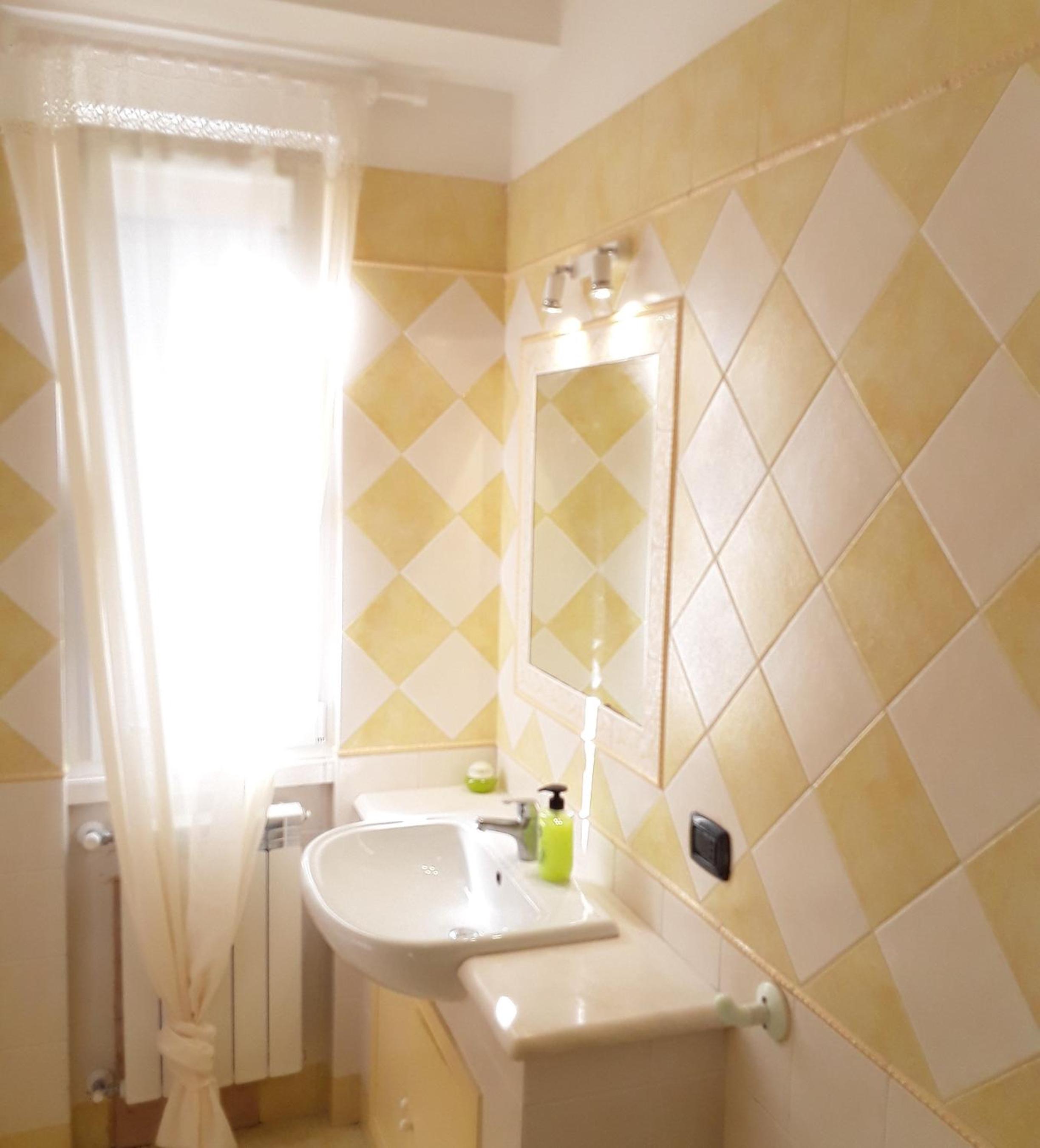 Three-Bedroom Apartment - Photo 32