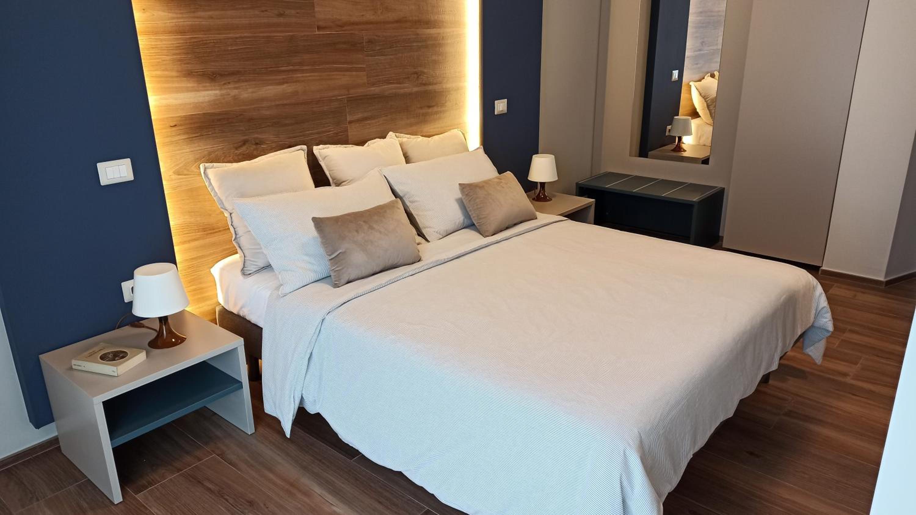 Deluxe Double Room with Balcony photo 1