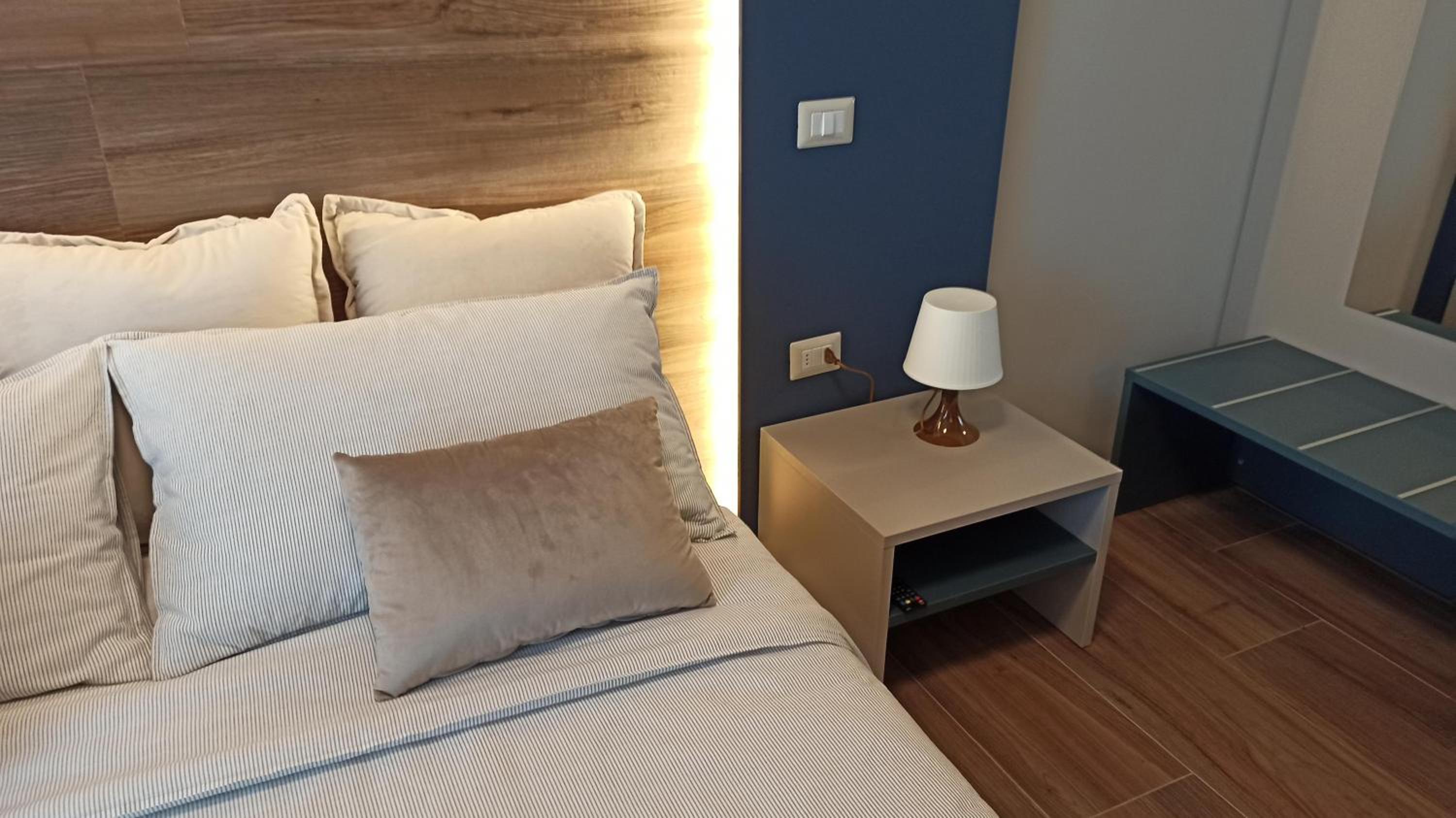 Deluxe Double Room with Balcony photo 3