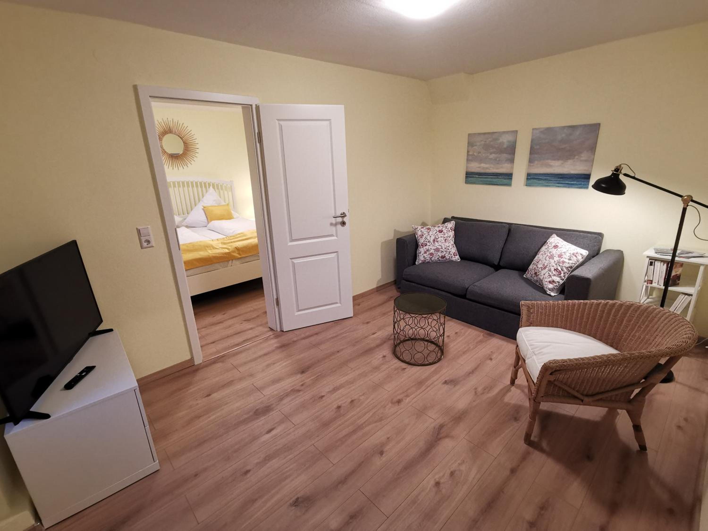 One-Bedroom Apartment photo 1