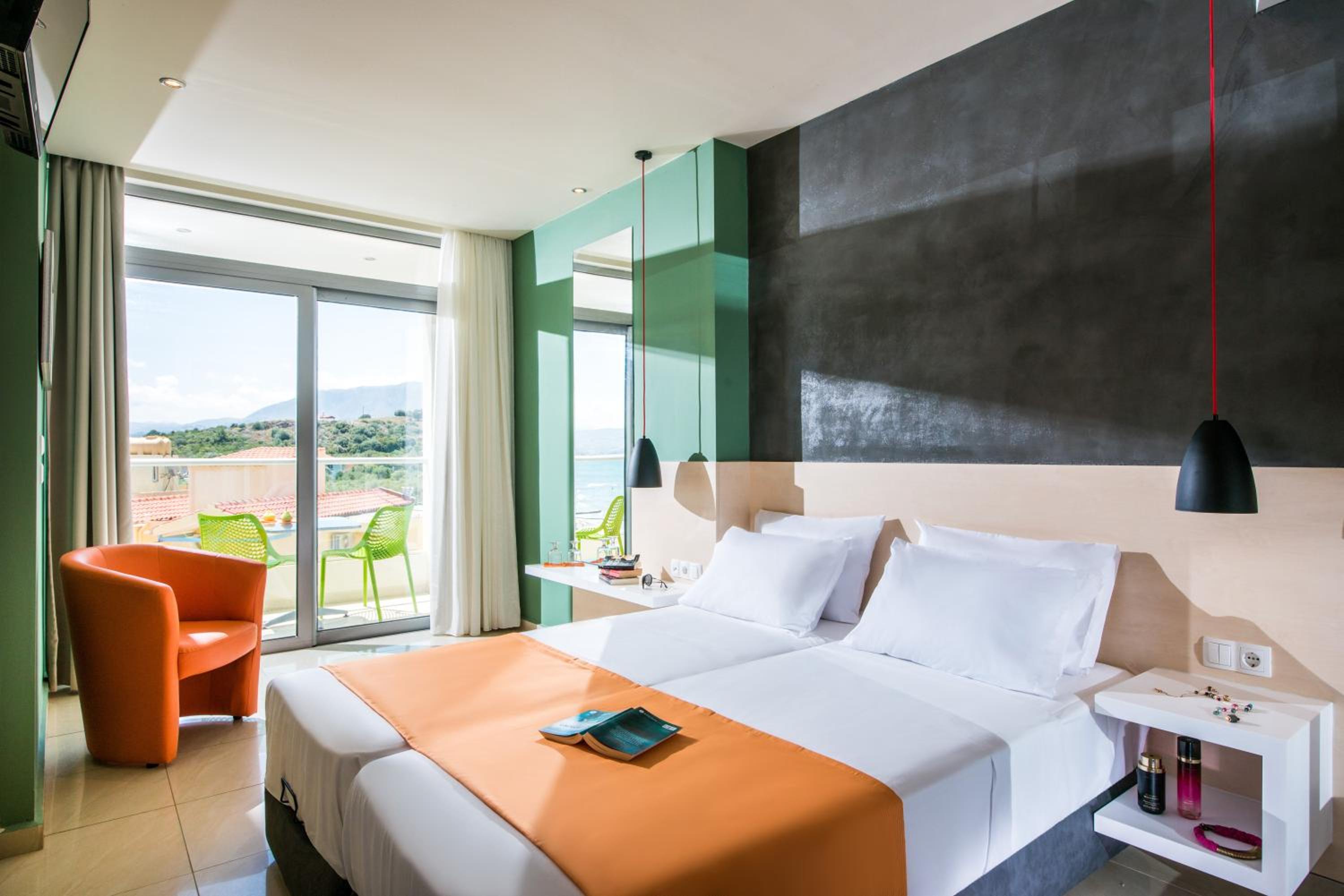Double Room with Balcony - Photo 1