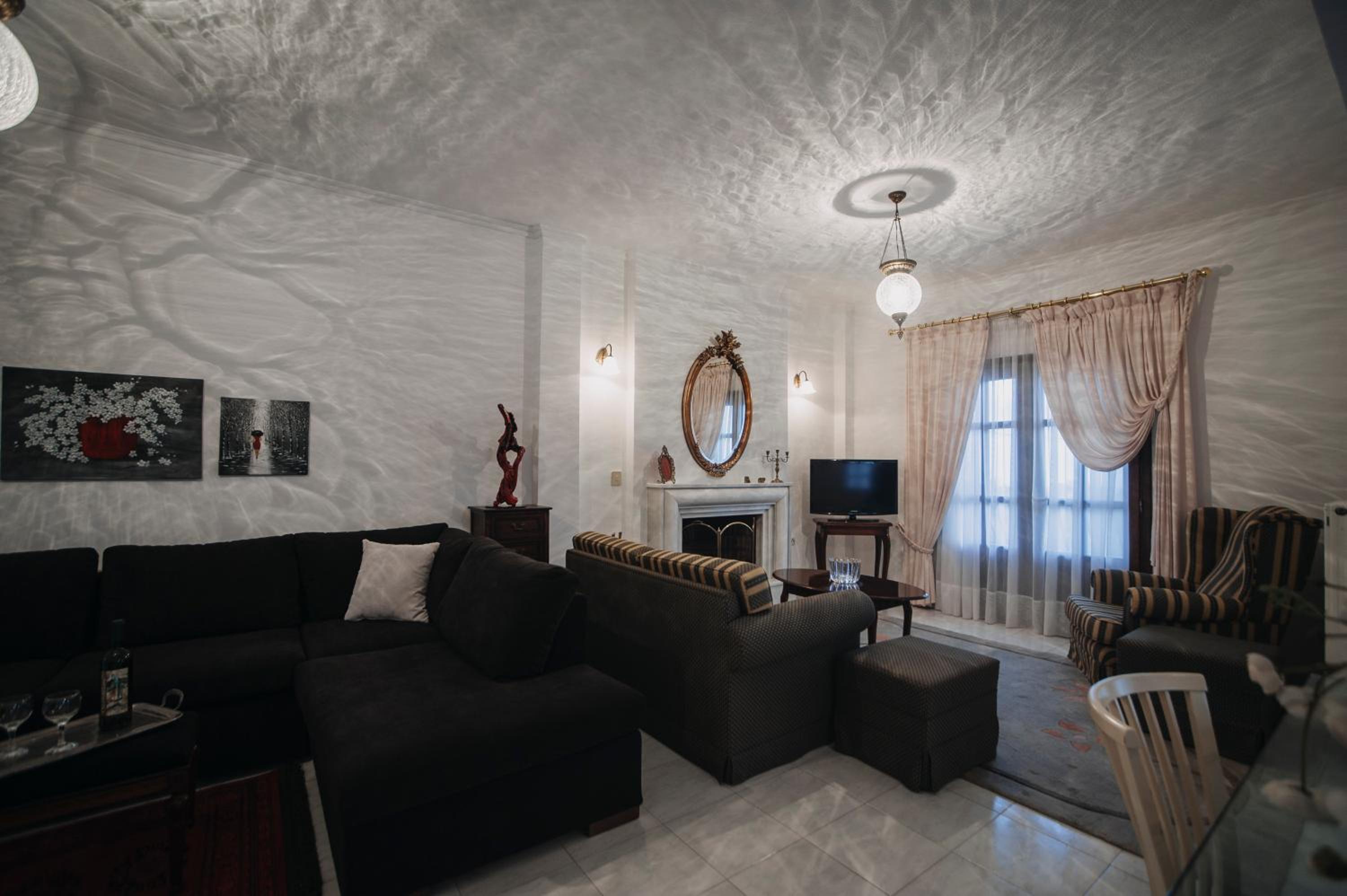 Two-Bedroom Villa - Photo 11