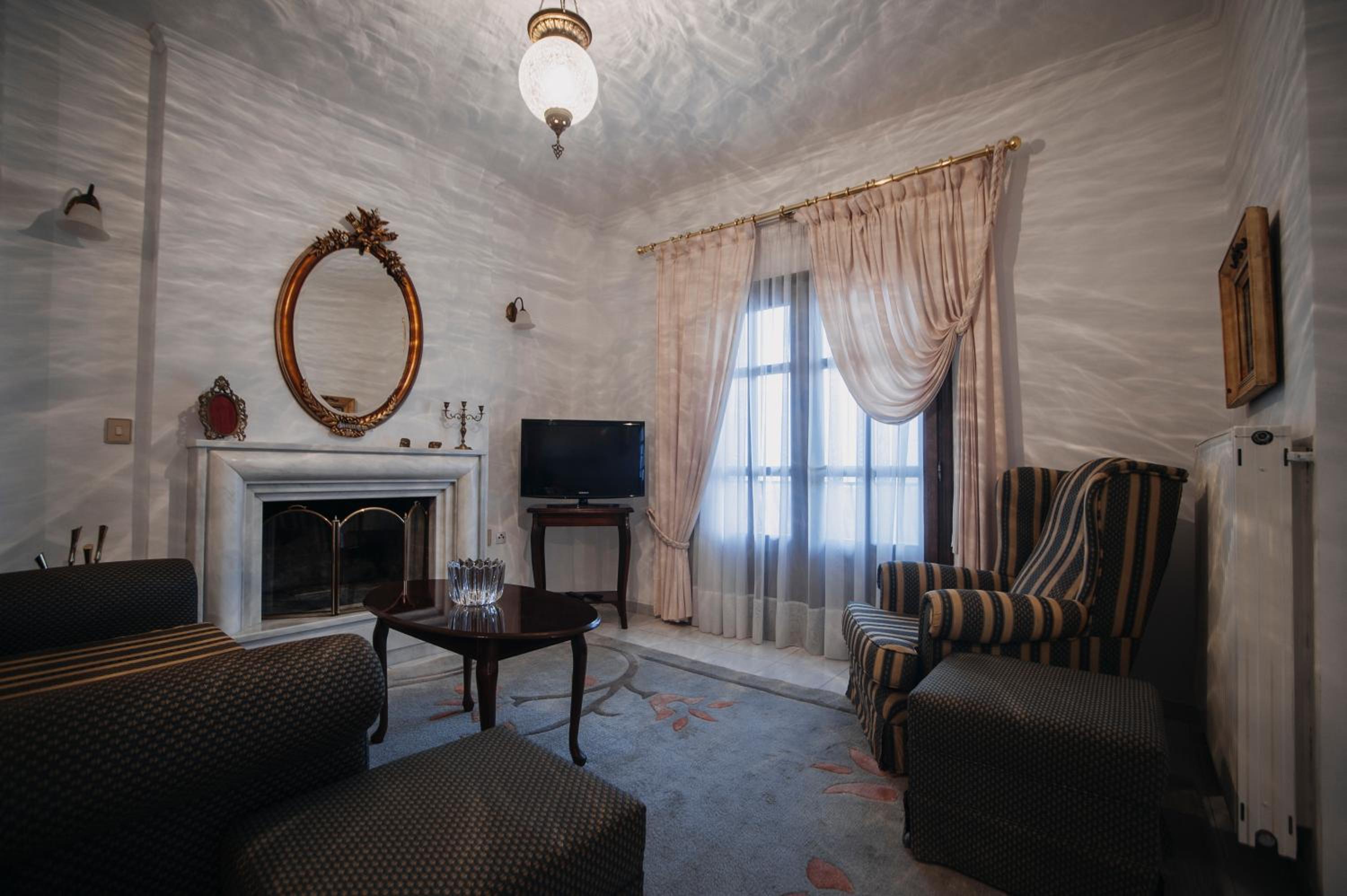 Two-Bedroom Villa - Photo 9