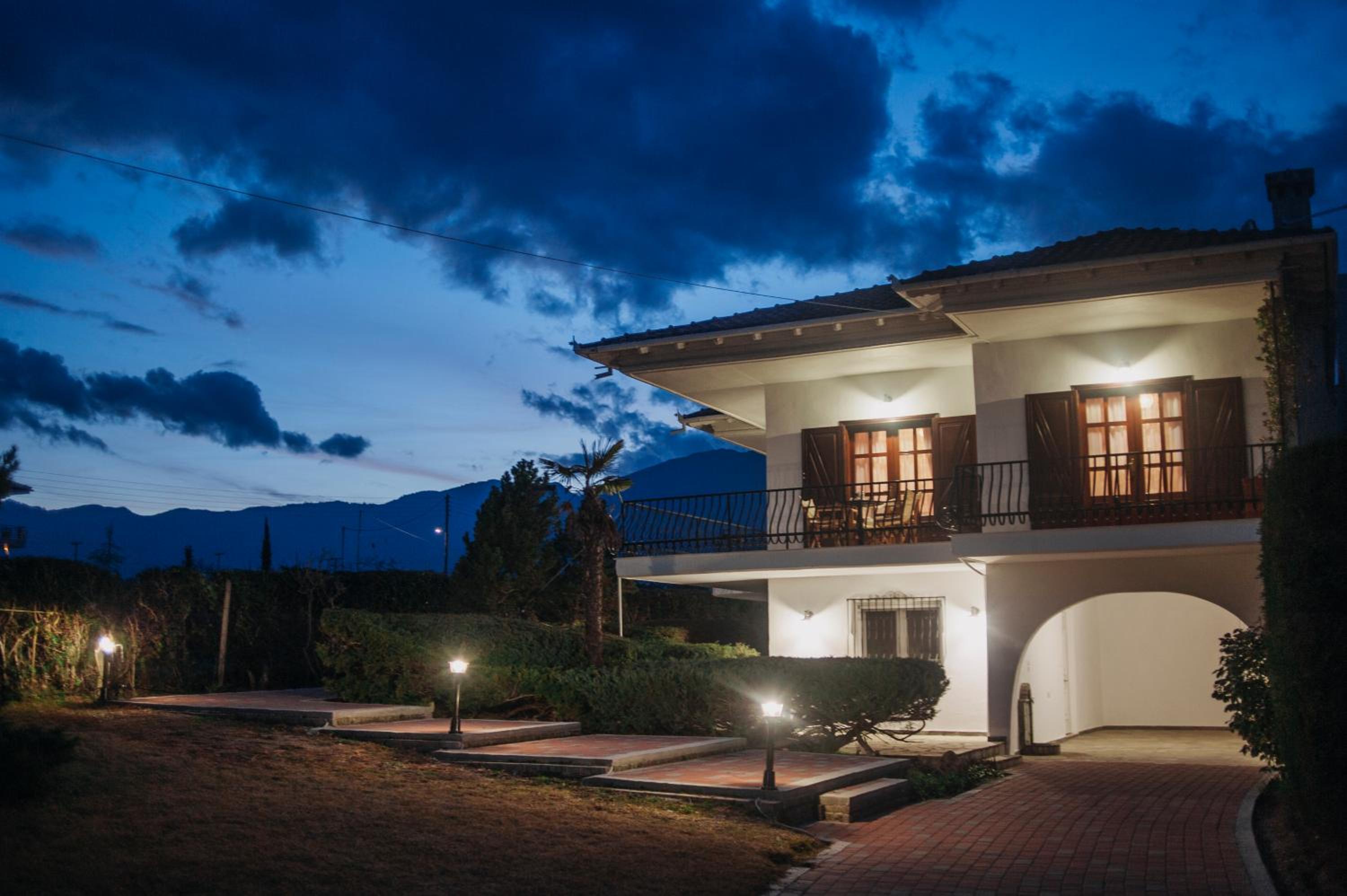 Two-Bedroom Villa - Photo 6