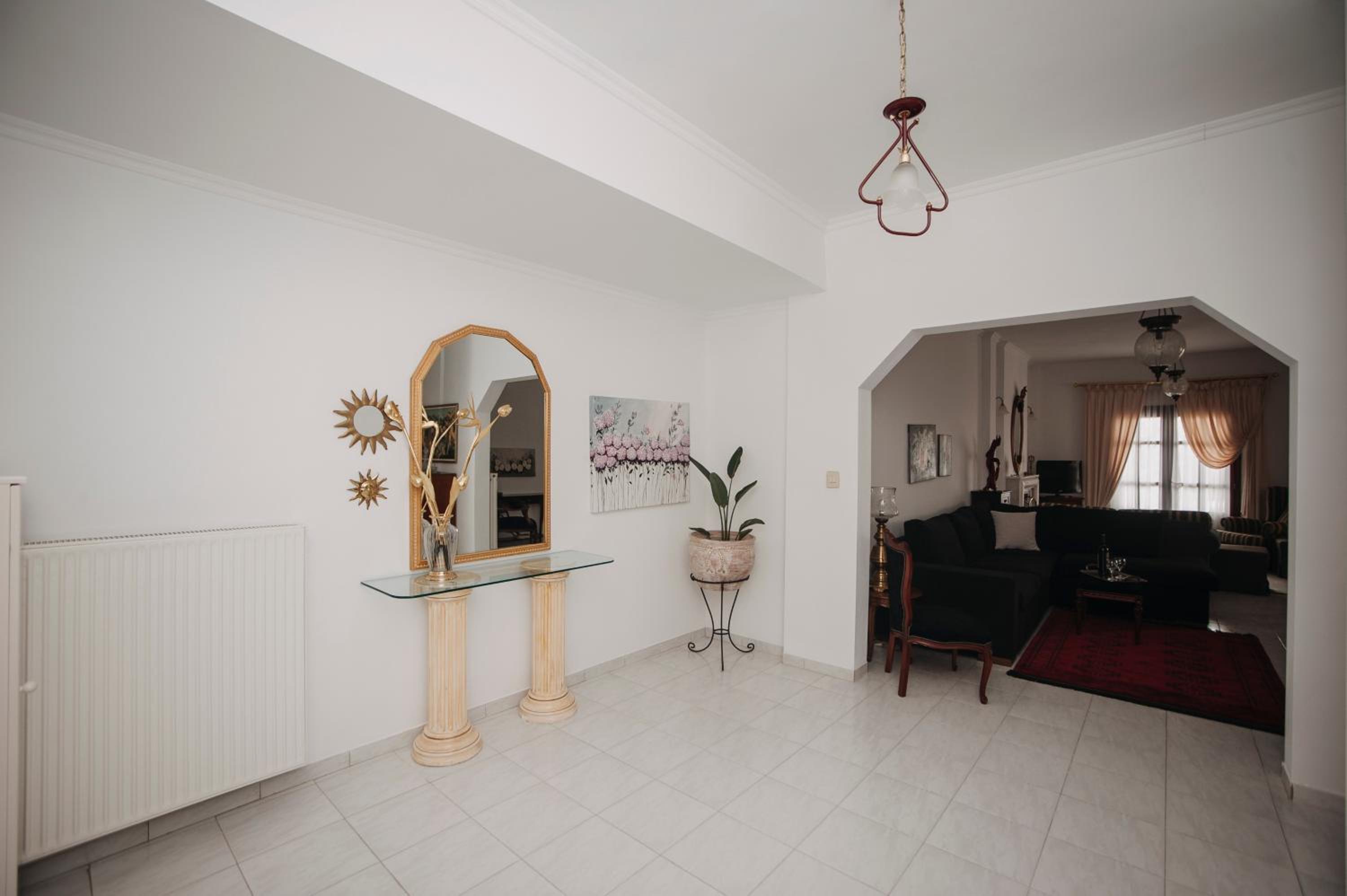 Two-Bedroom Villa - Photo 2
