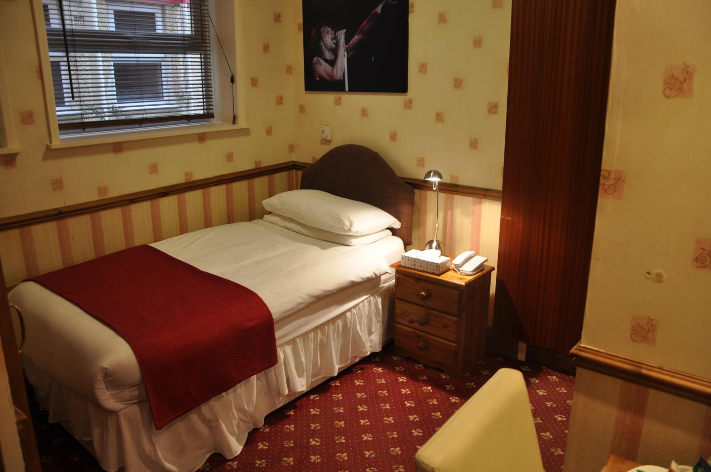 Single Room photo 3