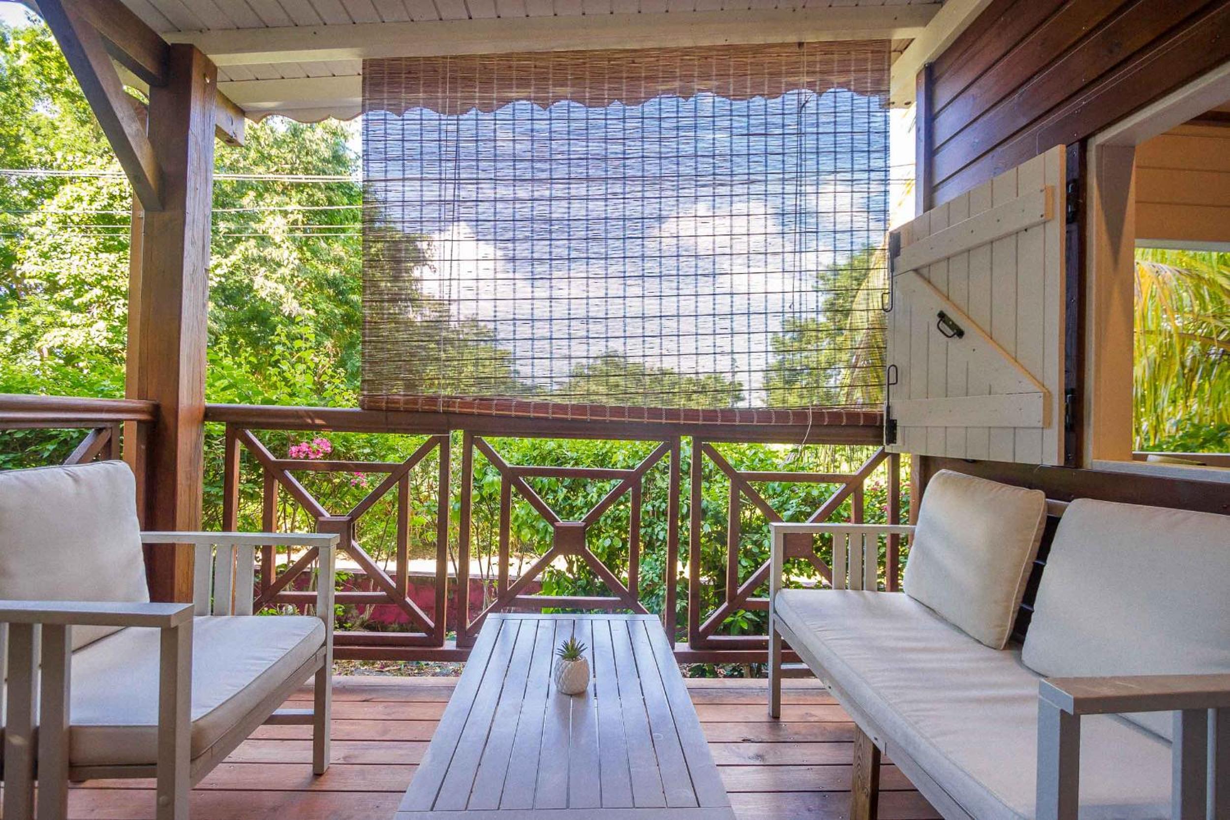 Bungalow with Garden View photo 2