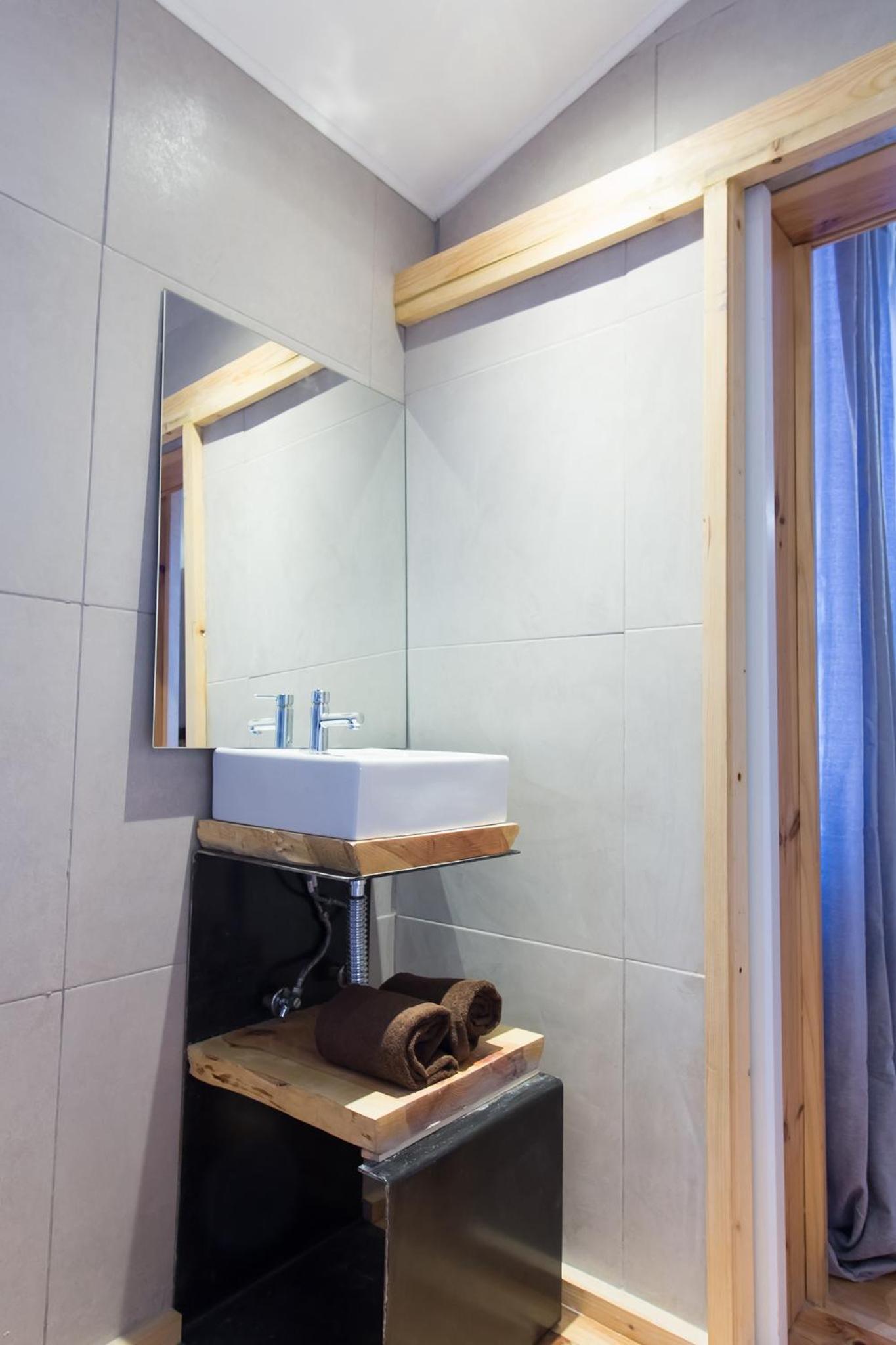 Double Room with Private Bathroom - Photo 7
