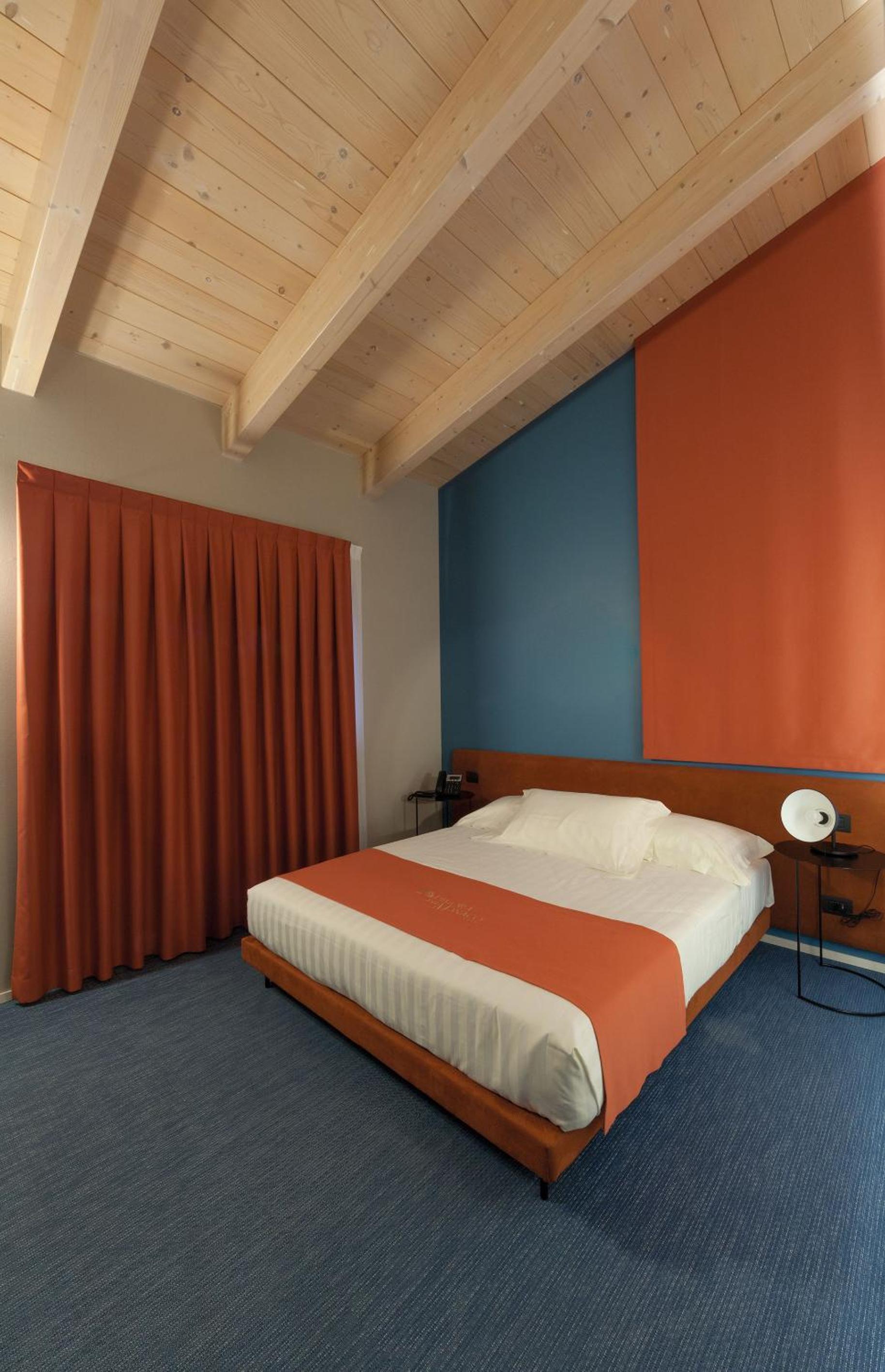 Family Queen Room with Two Sofa Beds and Balcony - Non-Smoking - Photo 6