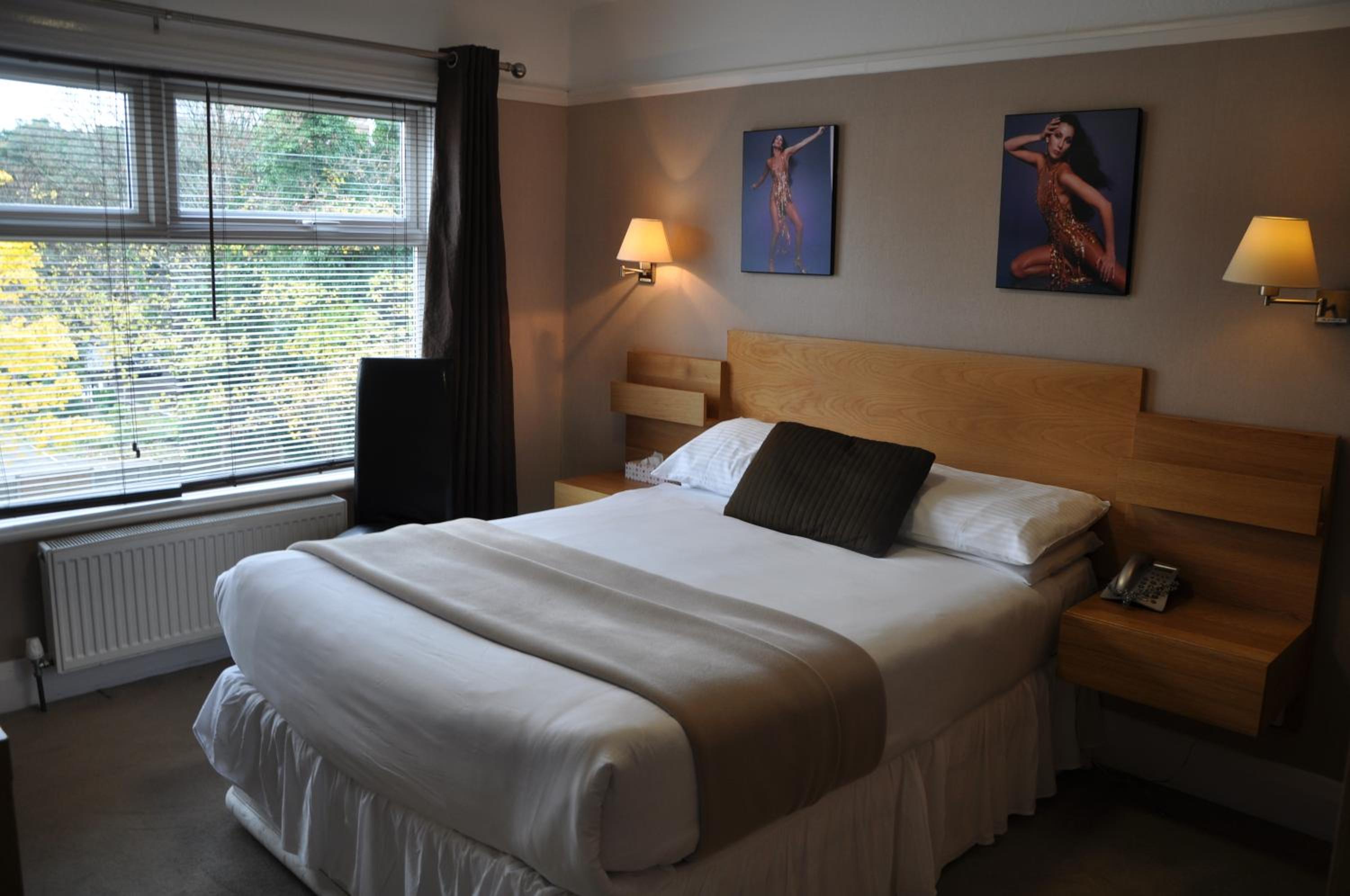 Standard Double Room - Photo 17