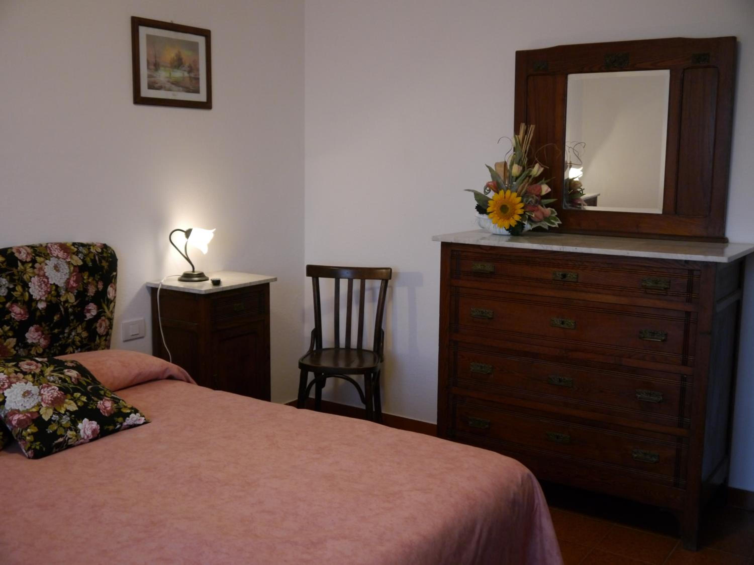 Two-Bedroom Apartment - Photo 9