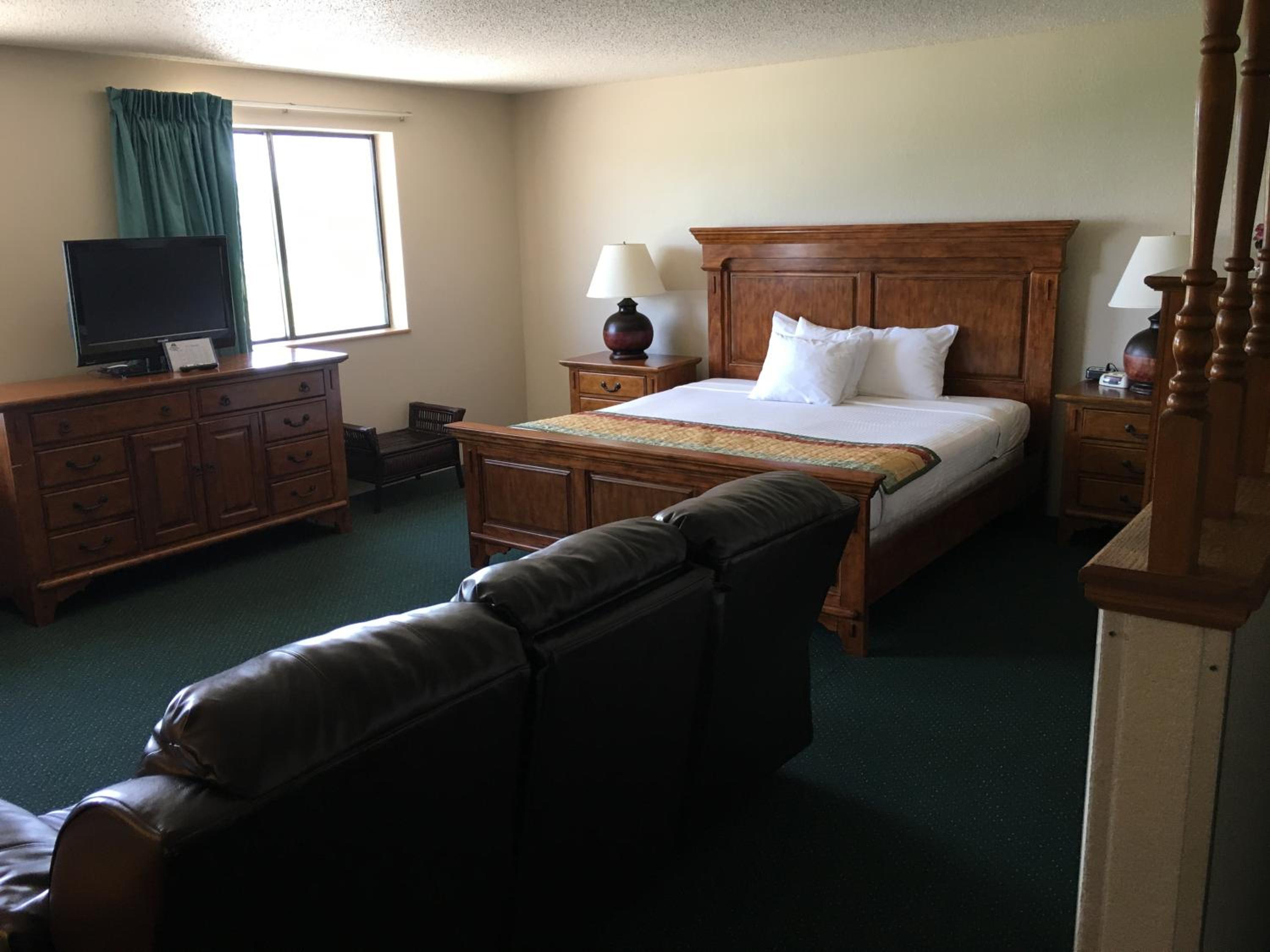 Deluxe King Room - Photo 3