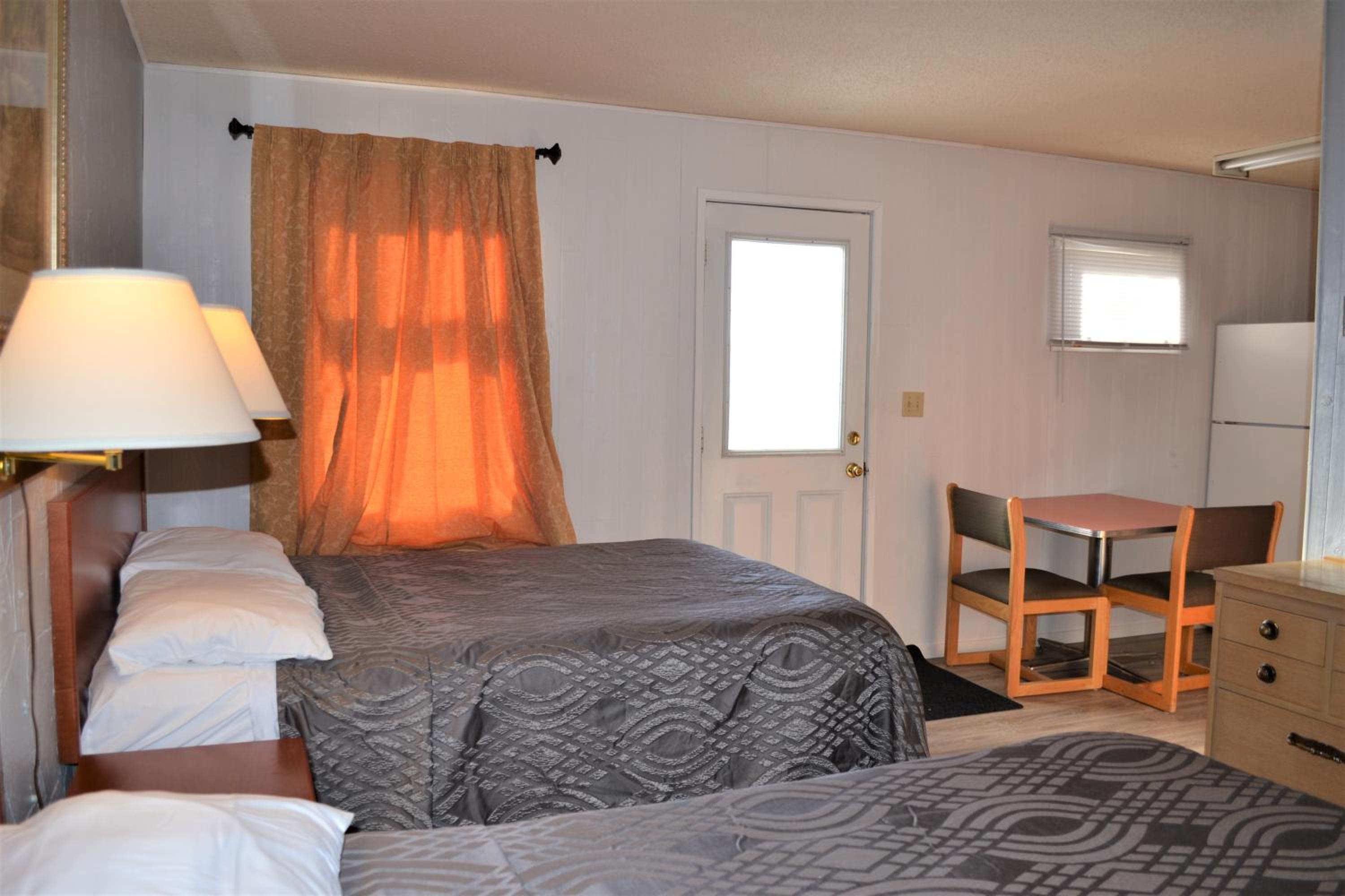 Budget Double Room - Photo 2