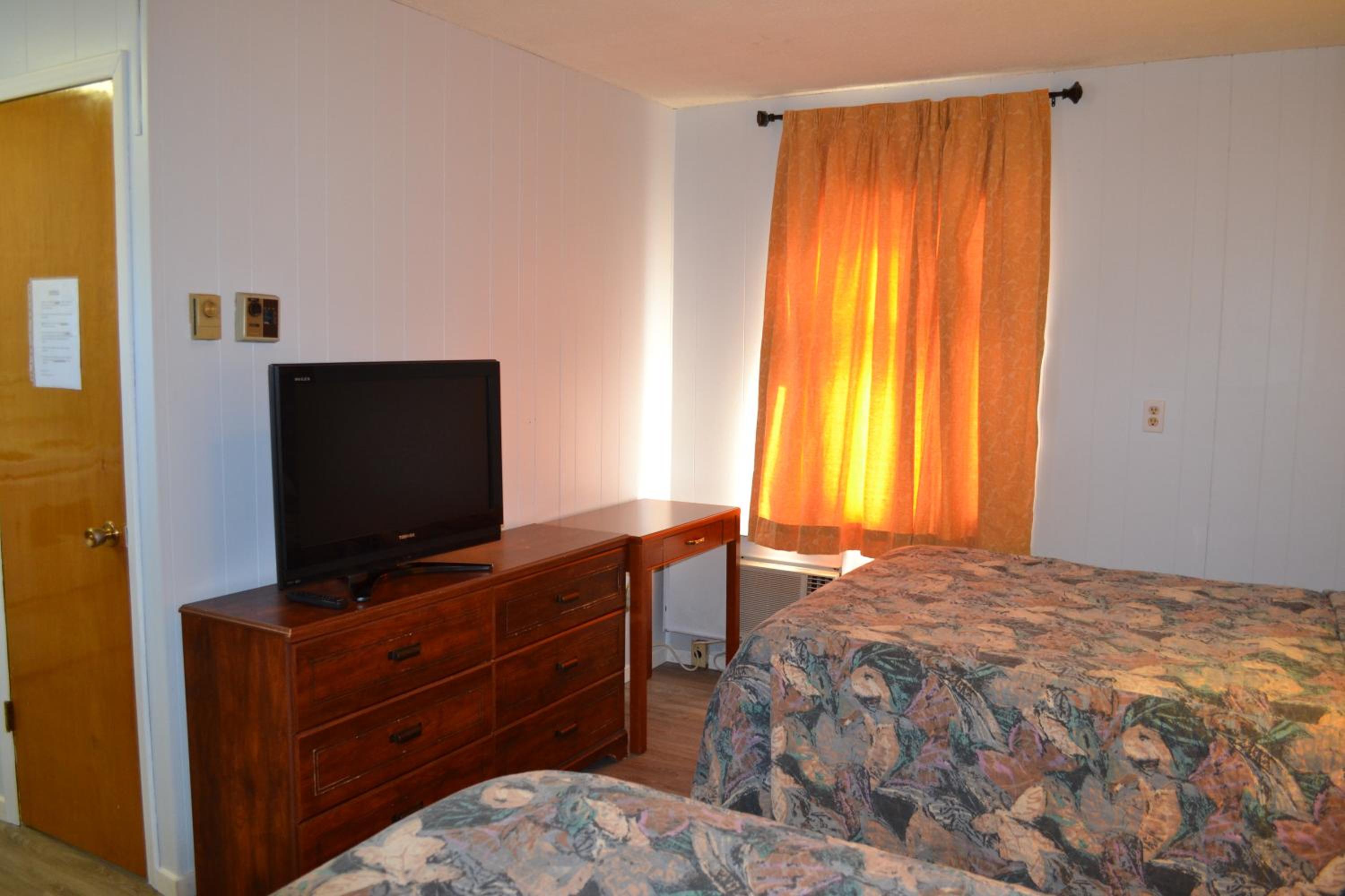 Budget Double Room - Photo 3