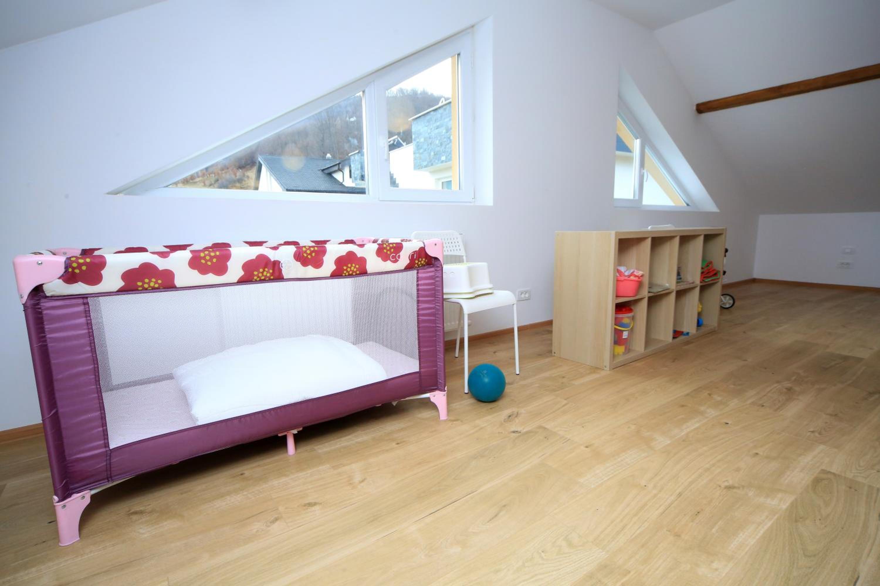 Three-Bedroom House - Photo 16