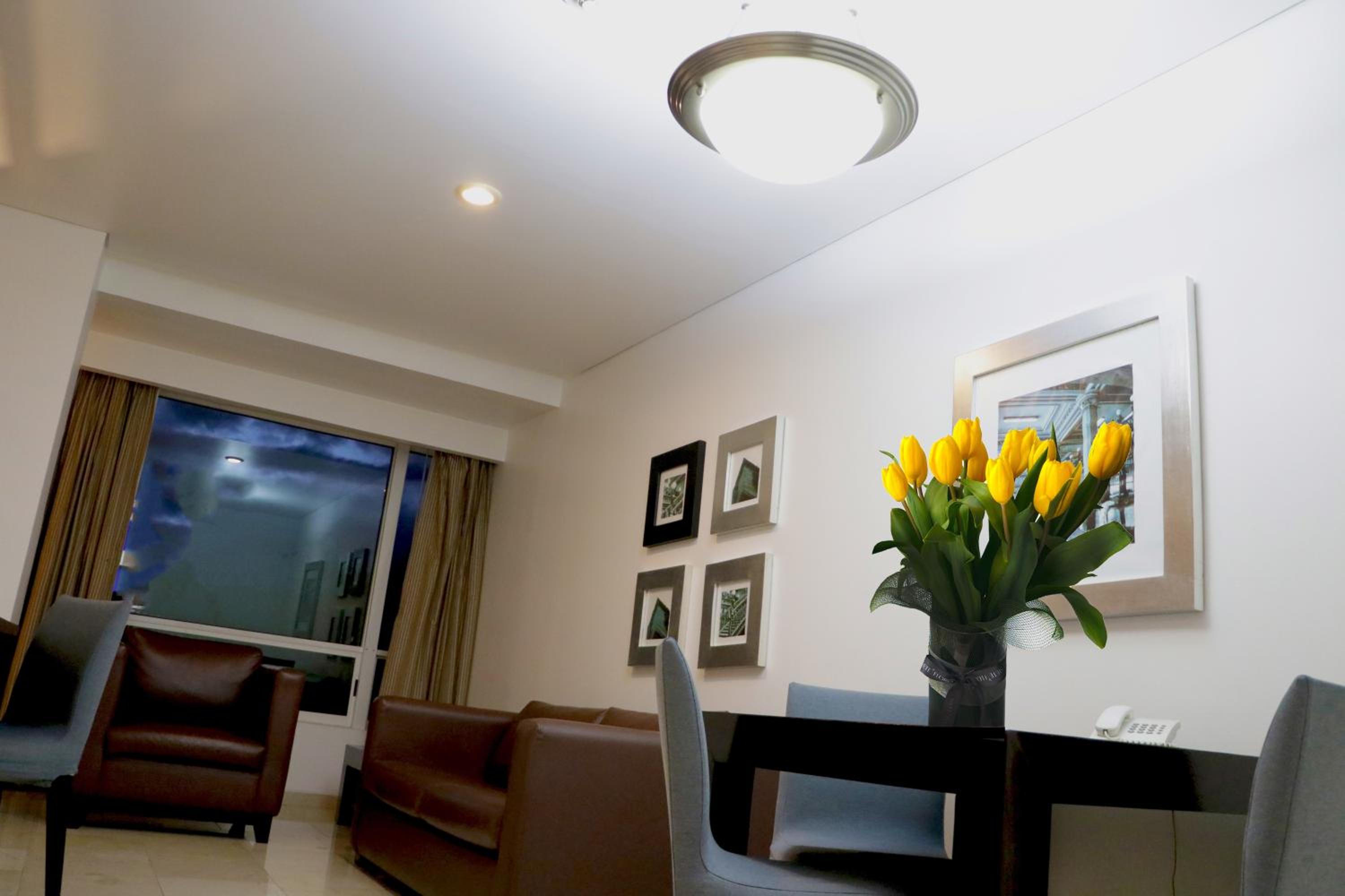 Executive Suite with 1 Kingsize Bed - Photo 9