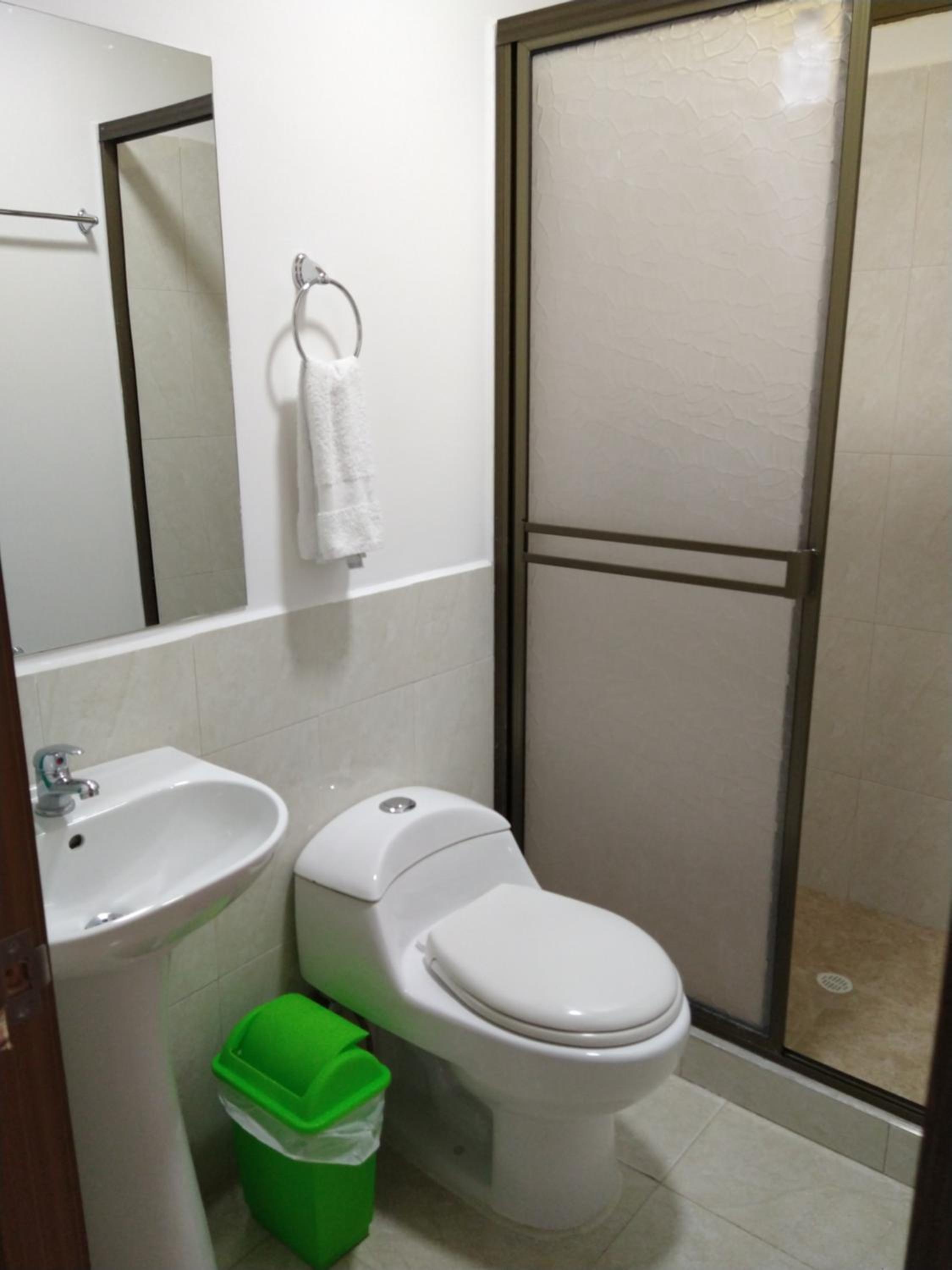 Family Room With Shared Bathroom photo 3