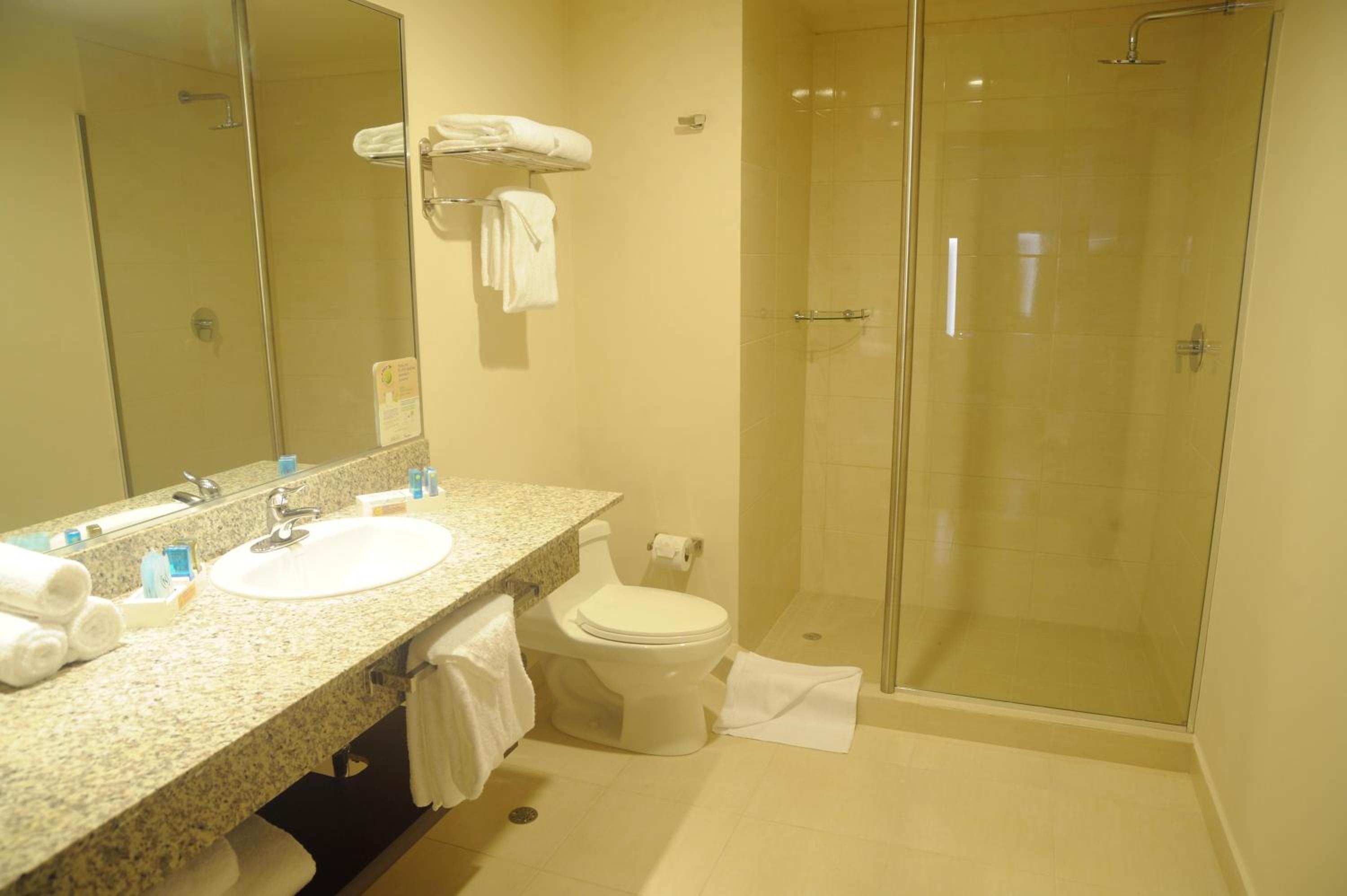 Superior Double Room with Two Double Beds thumbnail 5