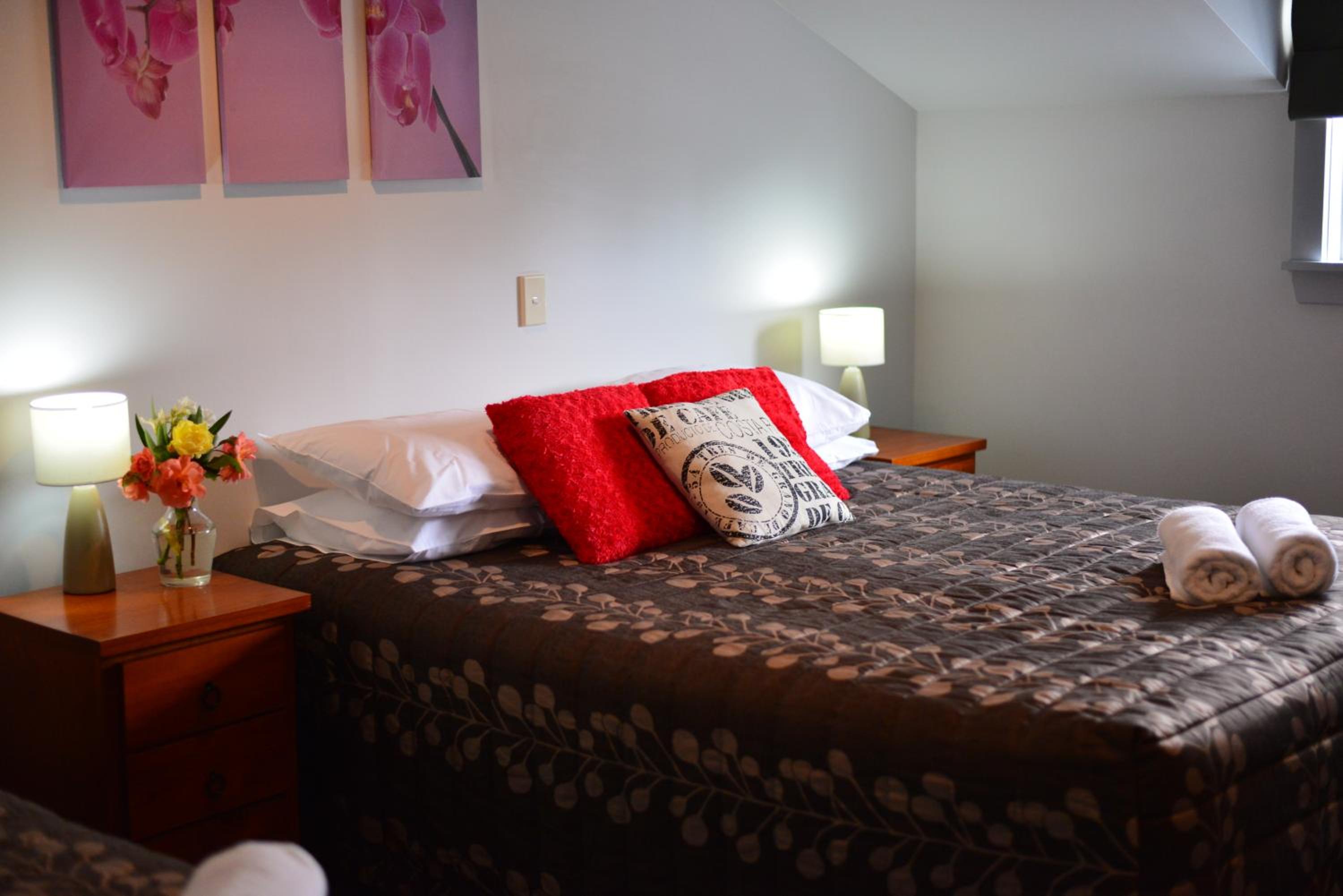 Three-Bedroom Apartment - Photo 5