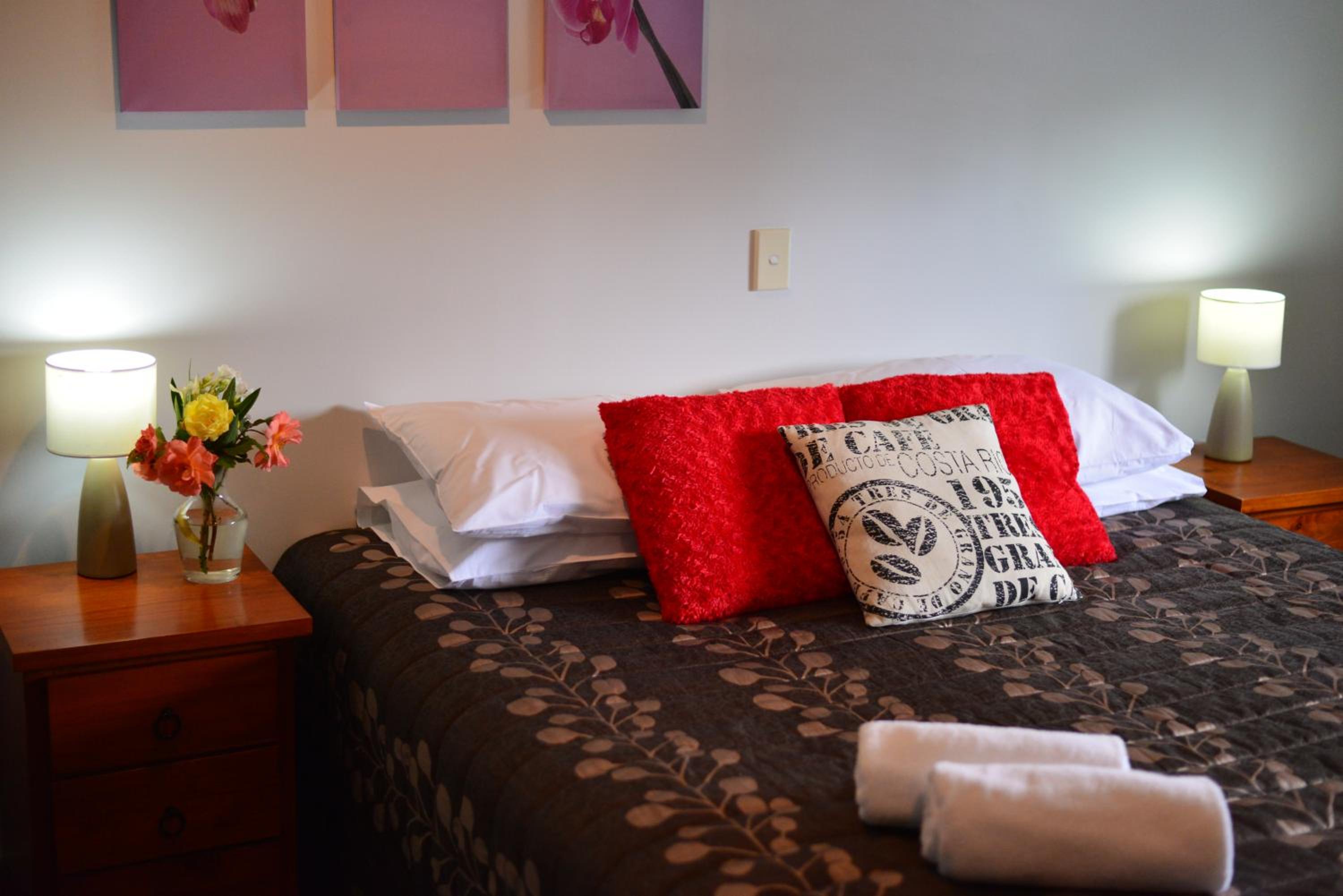 Three-Bedroom Apartment - Photo 6