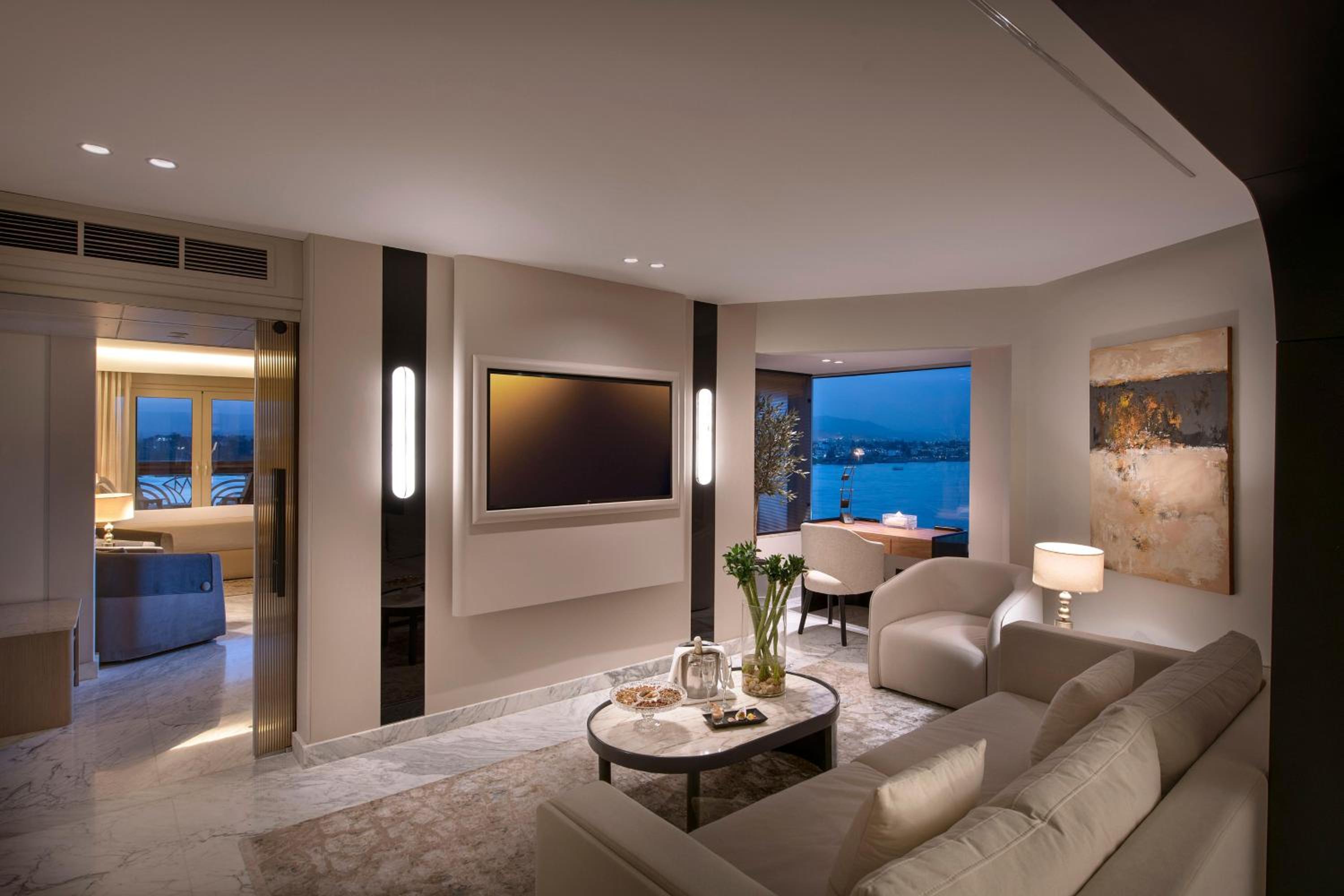 Elite Signature Plus Suite