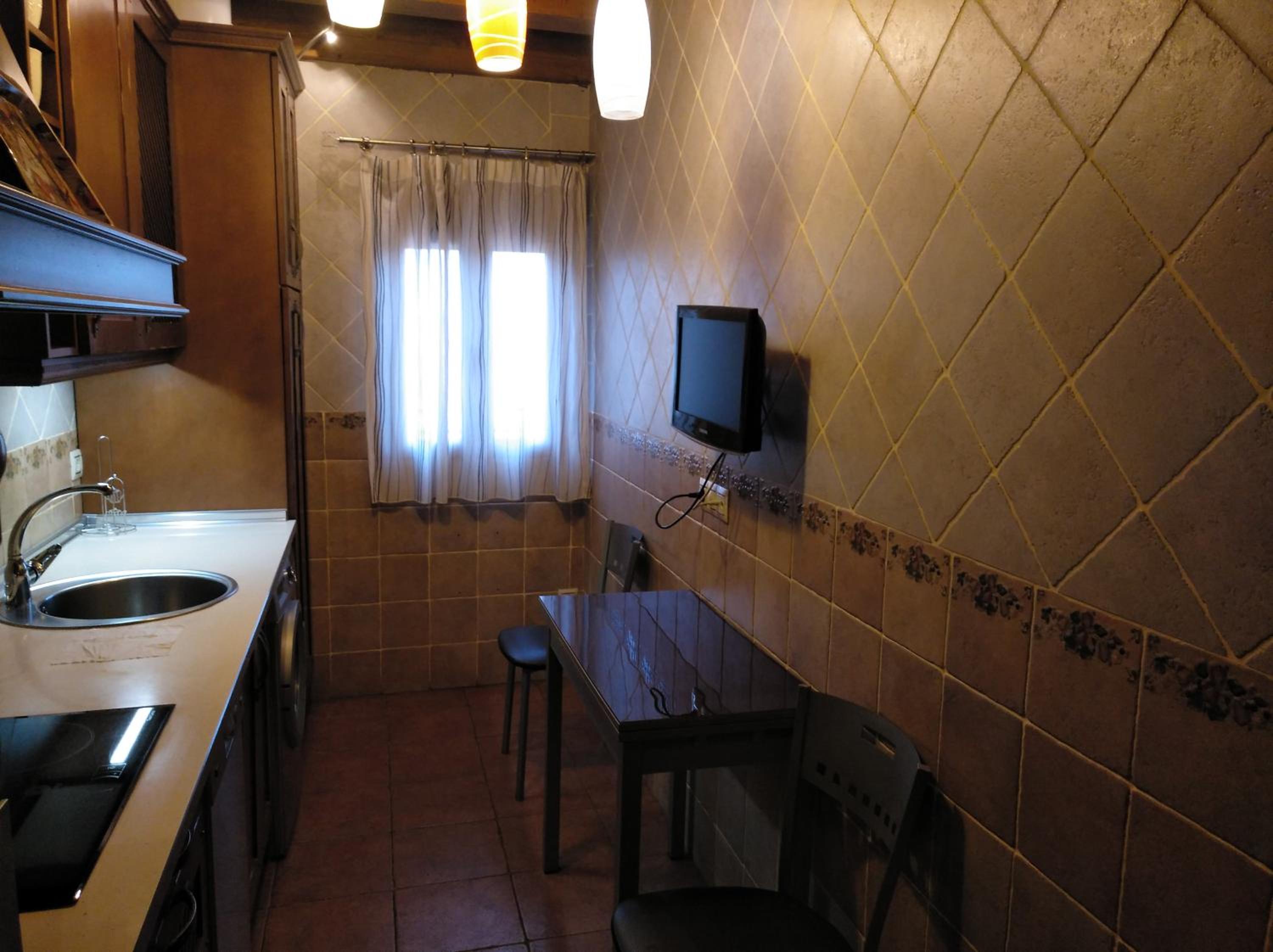 Deluxe Two-Bedroom Apartment - Photo 47
