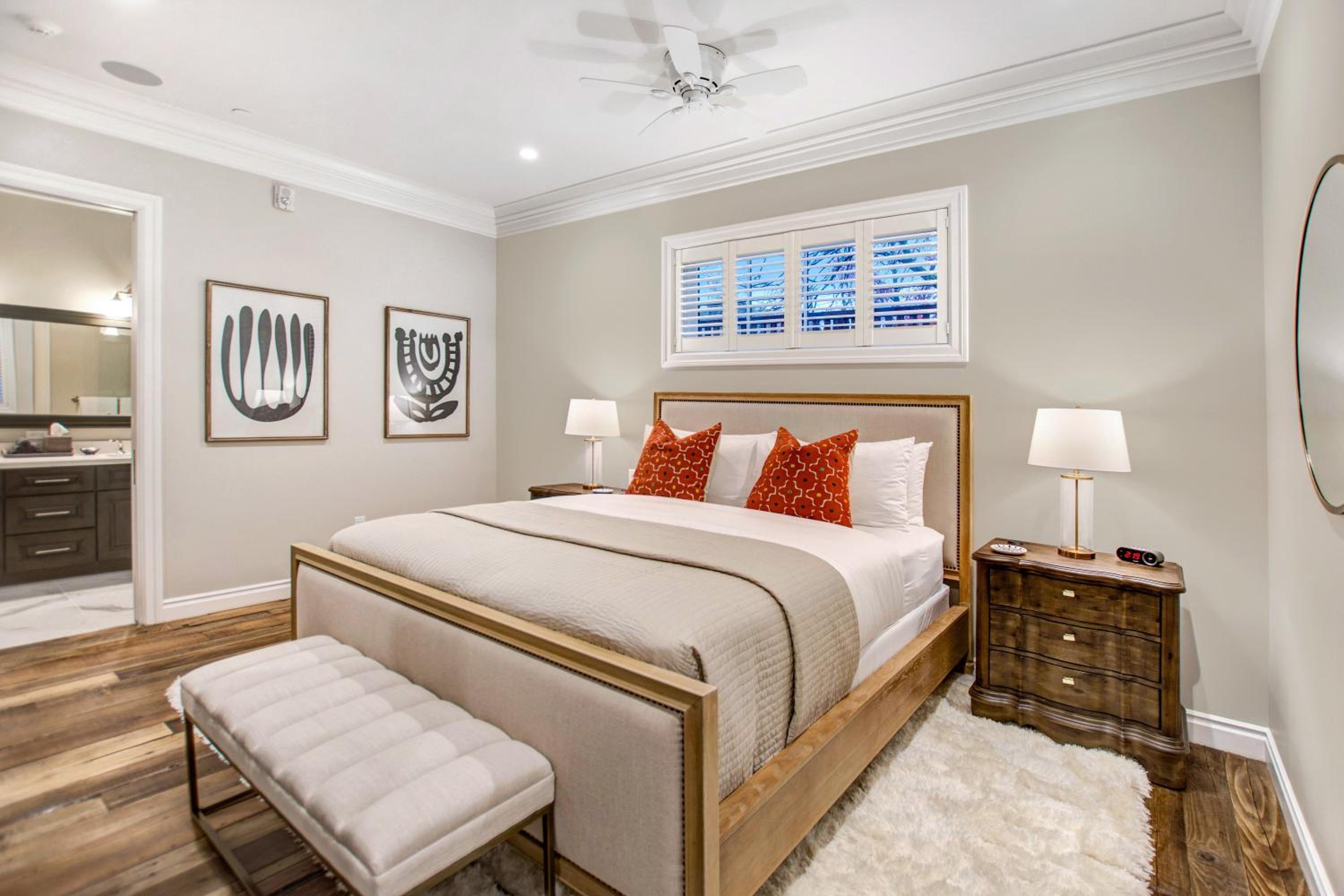 Superior King Suite photo 1