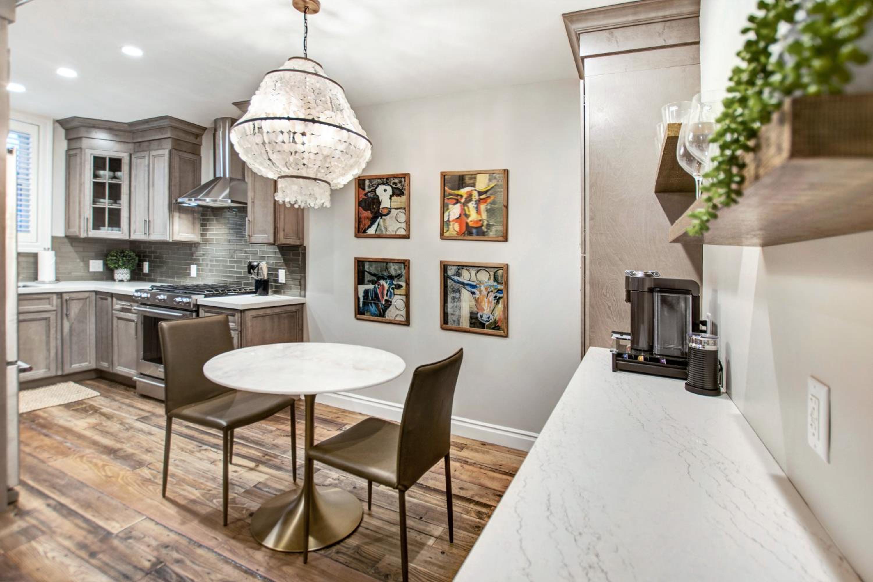 Superior King Suite photo 2