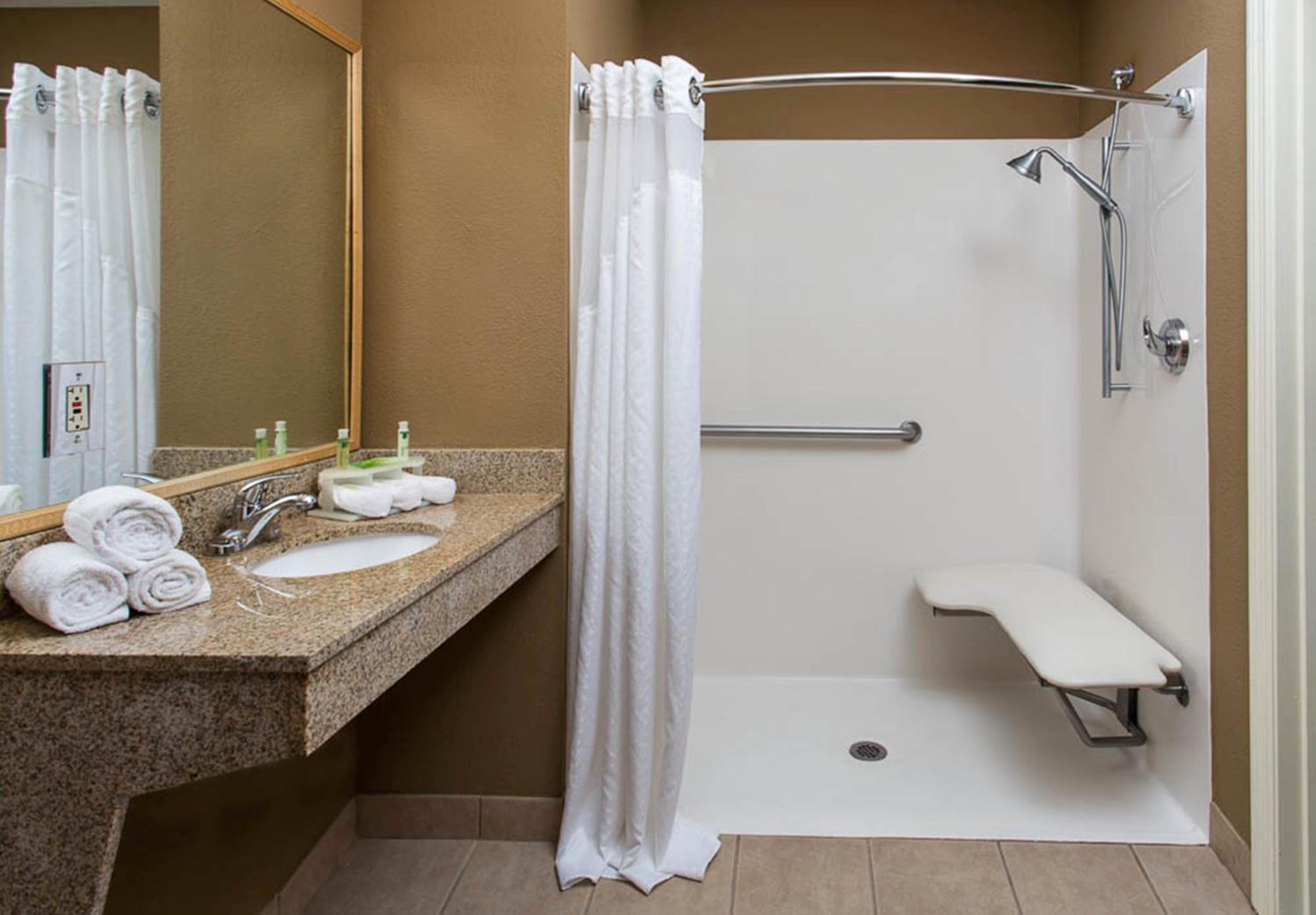 King Room - Disability Access - Photo 3