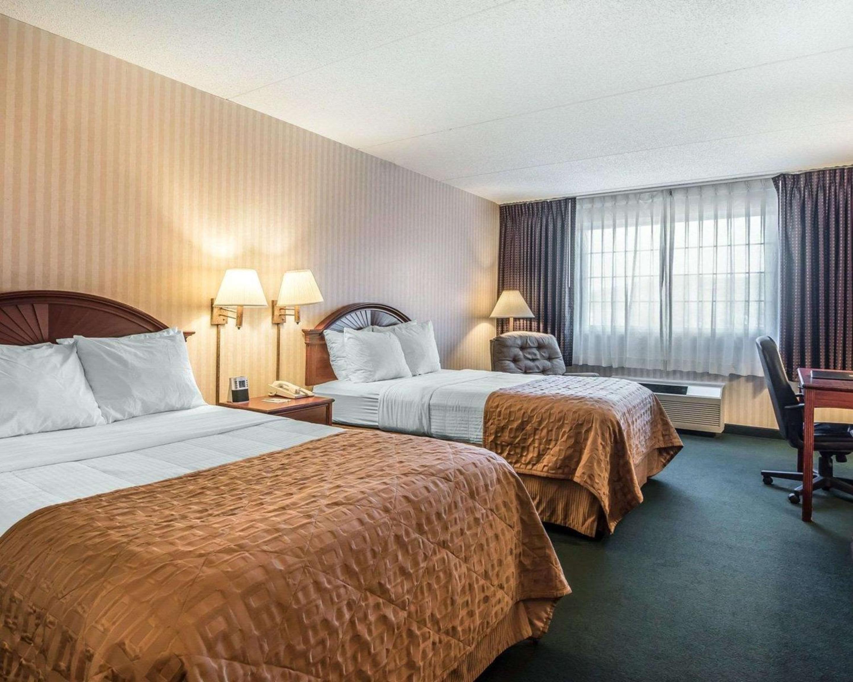 Business Double Room with Two Double Beds photo 1