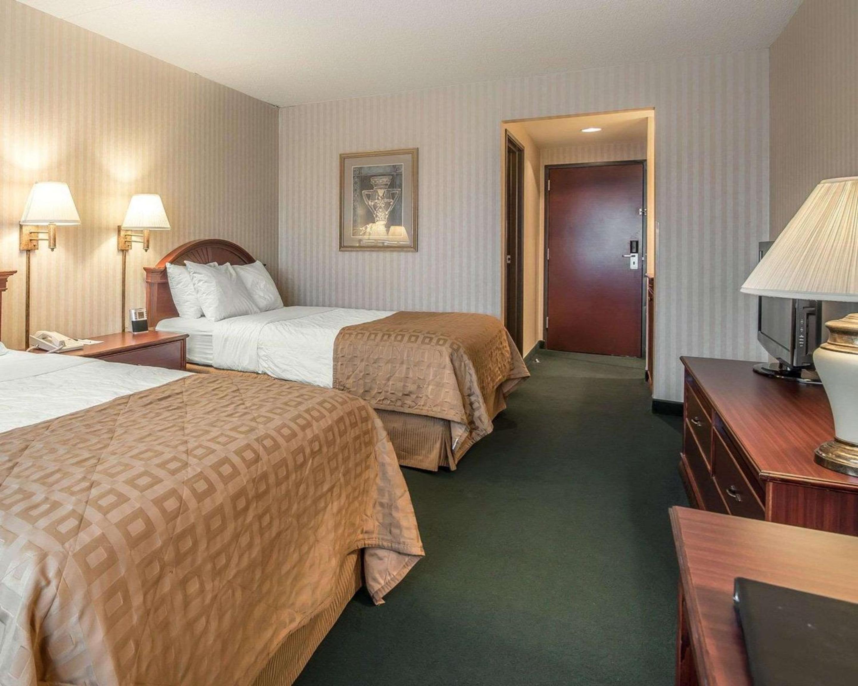 Double Room with Two Double Beds - Non-Smoking photo 2