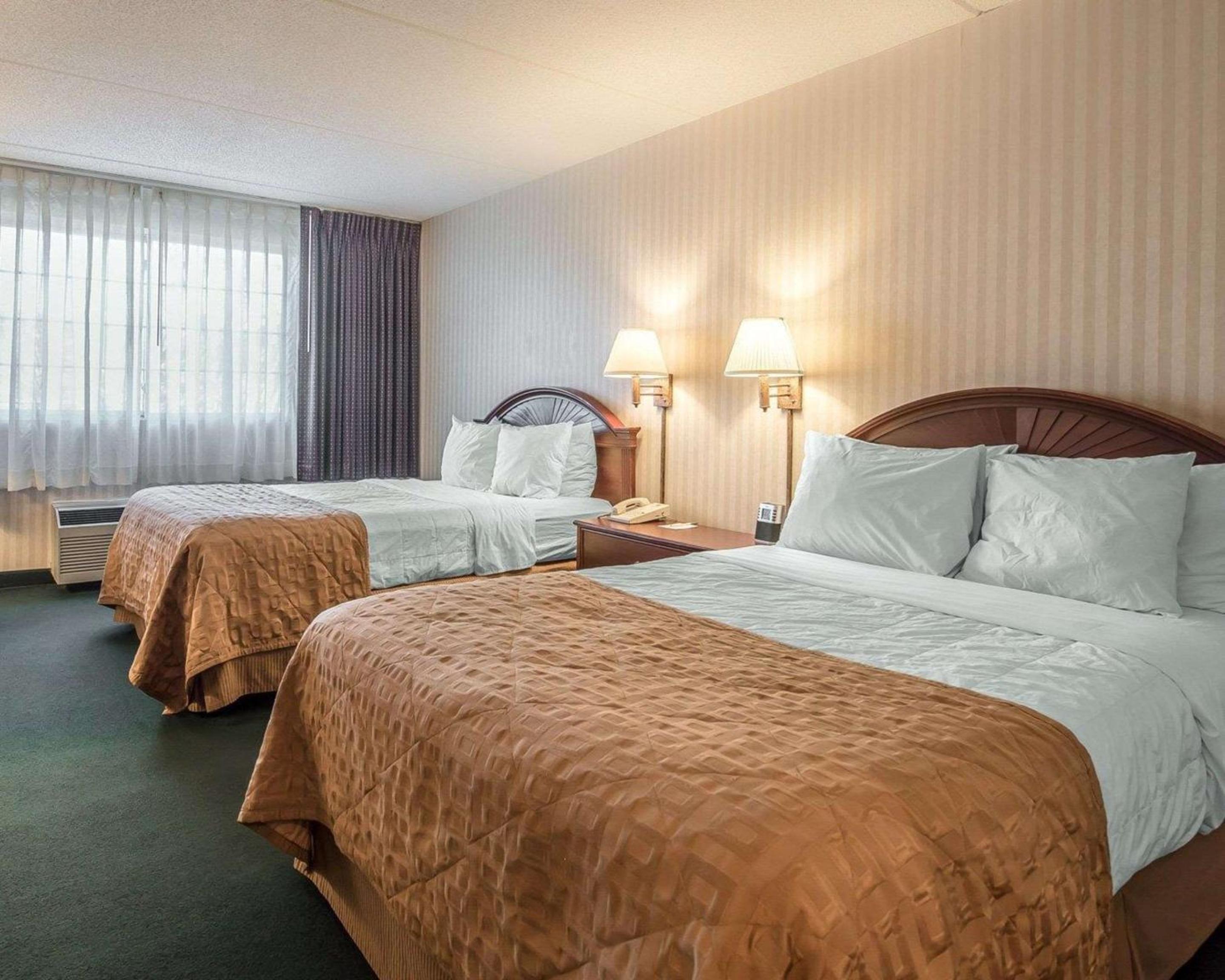 Double Room with Two Double Beds - Non-Smoking photo 3