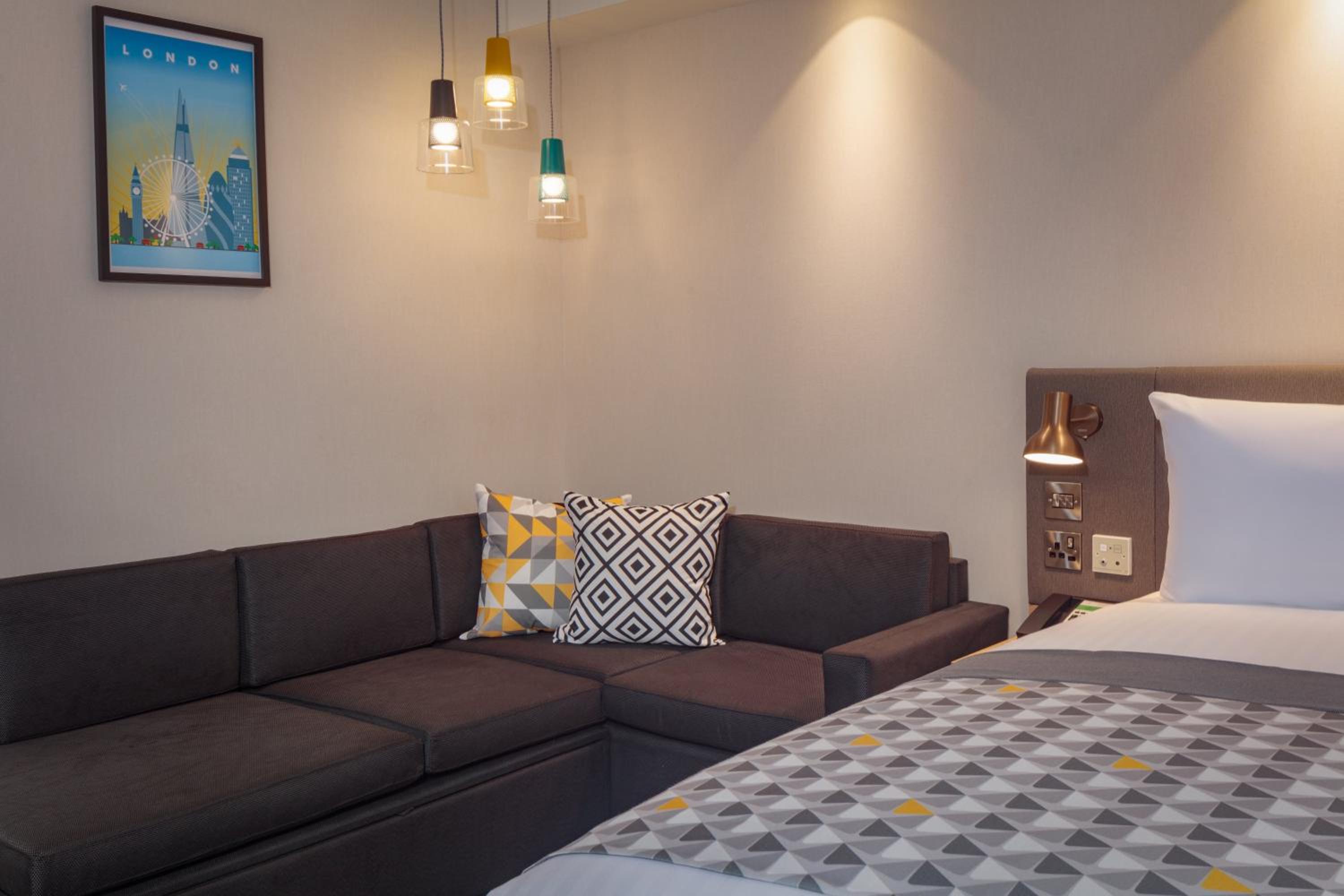 Standard Queen Room - Accessible